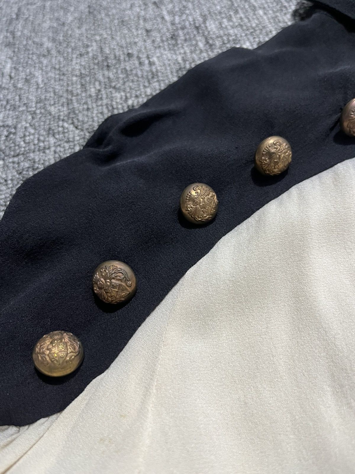 Alexander McQueen FW2011 Alexander McQueen Millitary silk shirt Size XS / US 0-2 / IT 36-38 - 7 Thumbnail