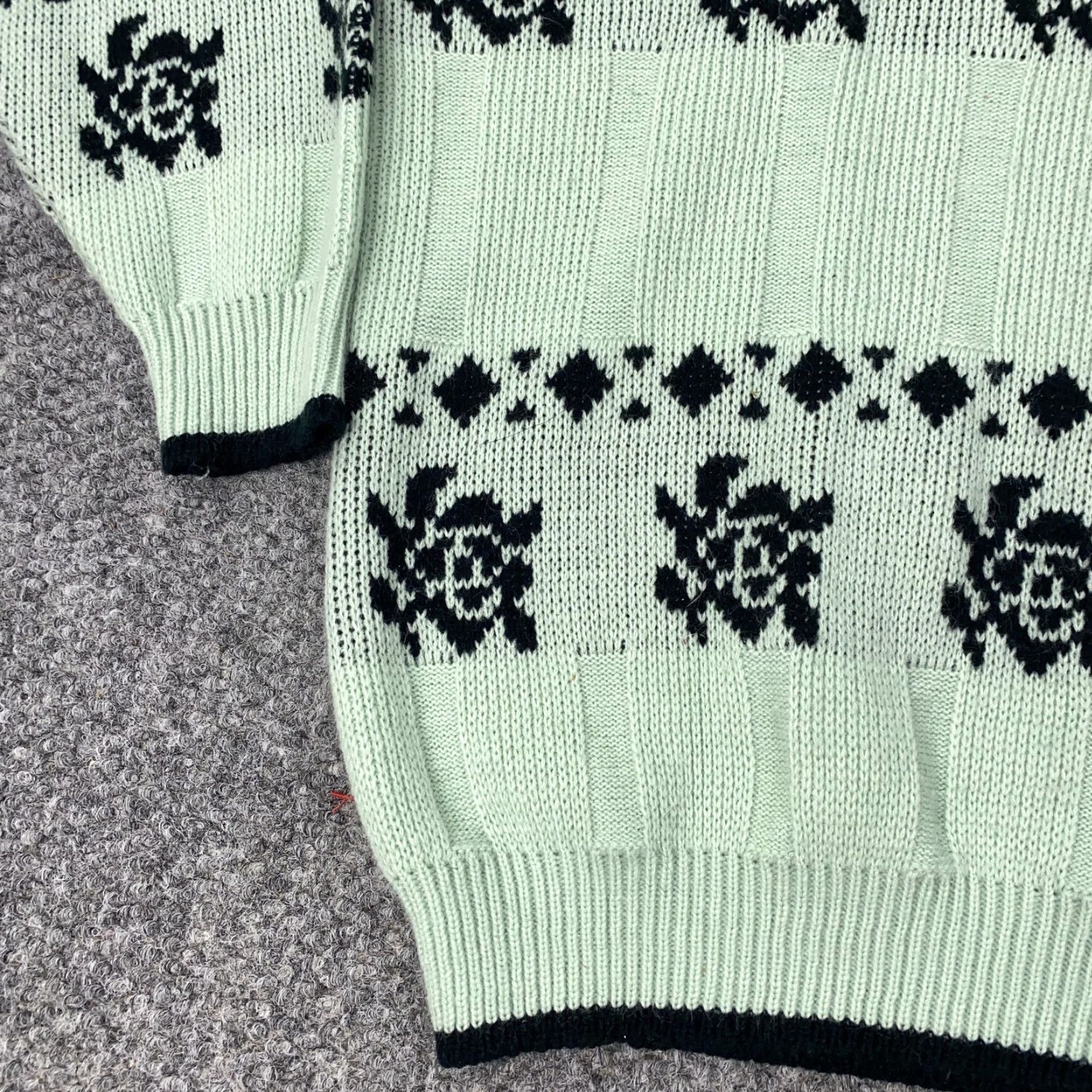 Vintage VINTAGE Apostrophe Sweater Womens Small Green Turtleneck Floral Knit Pullover 90s Size S / US 4 / IT 40 - 5 Thumbnail
