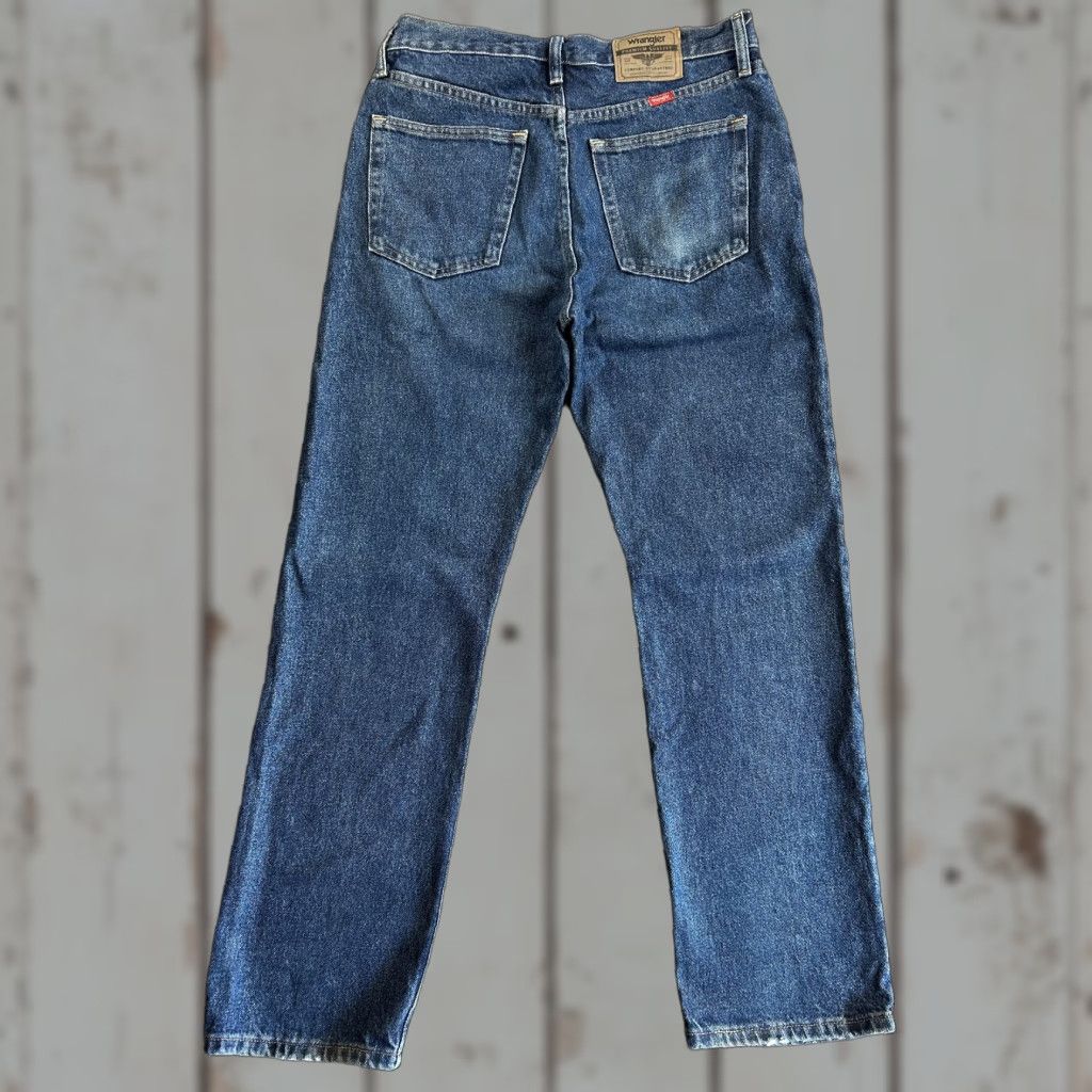 Wrangler VINTAGE Wrangler Regular Jeans 32 x 22 Distressed Blue Denim 5-Pocket 96501MR Mens Waist 32 Inseam 32 Straight Style Regular Fit Work Denim jeans Size US 32 / EU 48 - 1 Thumbnail