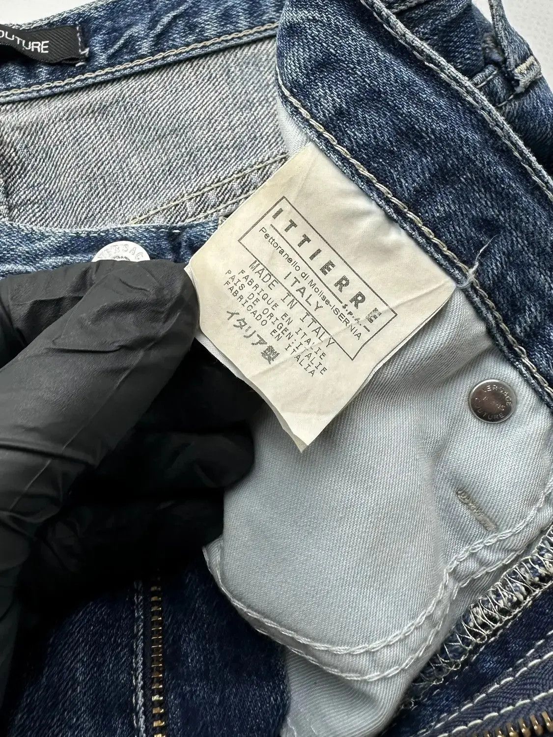 Versace Versace Jeans Couture VIntage Jeans (184) Size 28" / US 6 / IT 42 - 8 Thumbnail