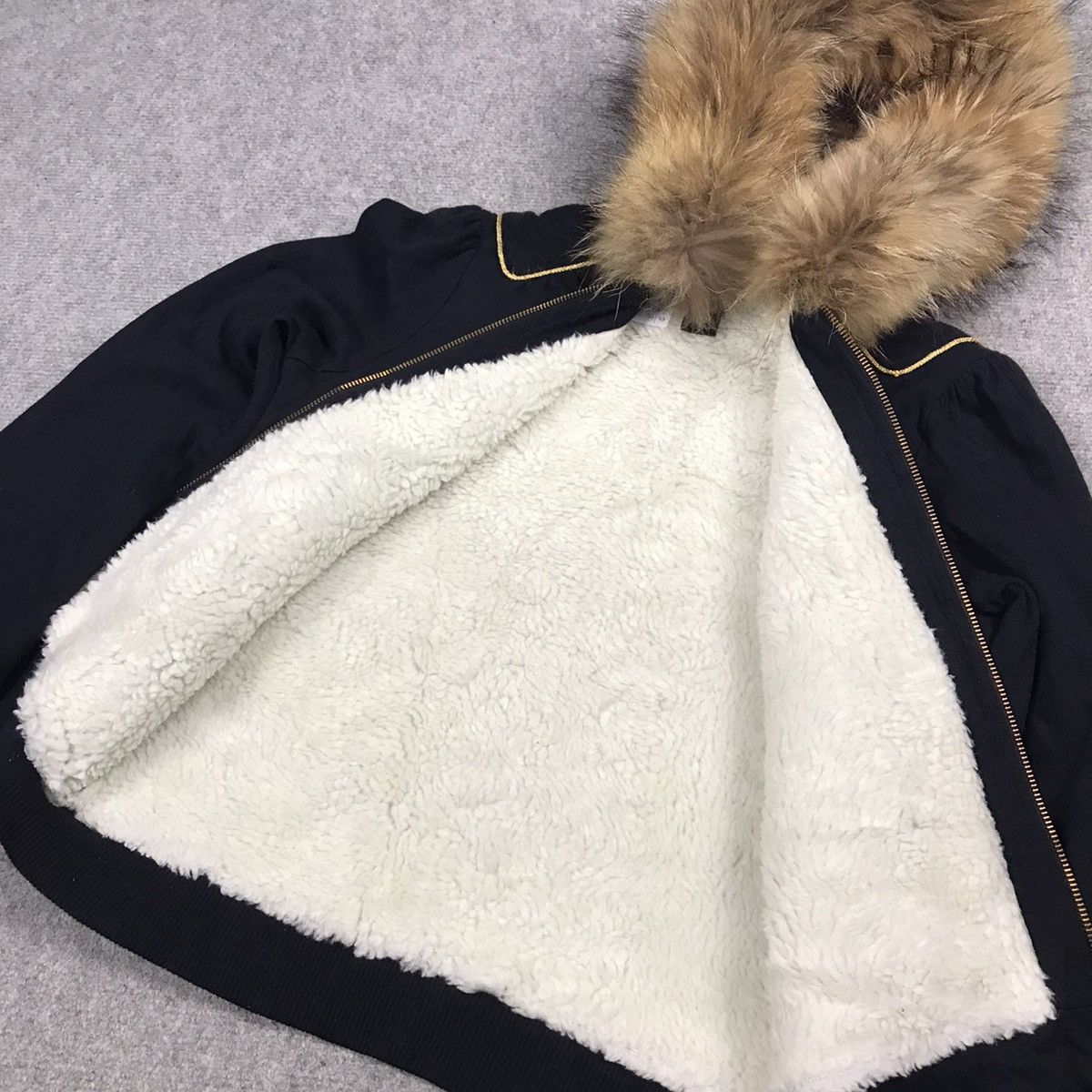 If Six Was Nine × Marc by Marc Jacobs MARC BY MARC JACOBS BLACK FUR HOODIES JACKET Size S / US 4 / IT 40 - 10 Thumbnail