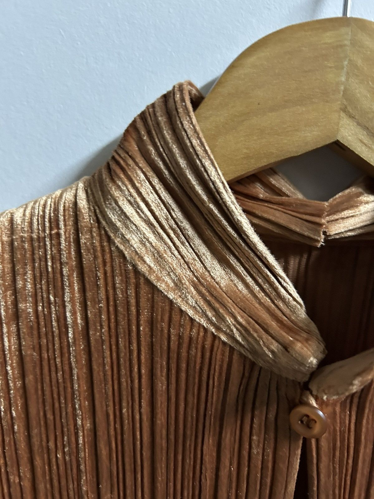 Pleats Please Issey Miyake Archival Sleeveless Mock Neck Top Metallic Bronze Gold Size M / US 6-8 / IT 42-44 - 13 Thumbnail
