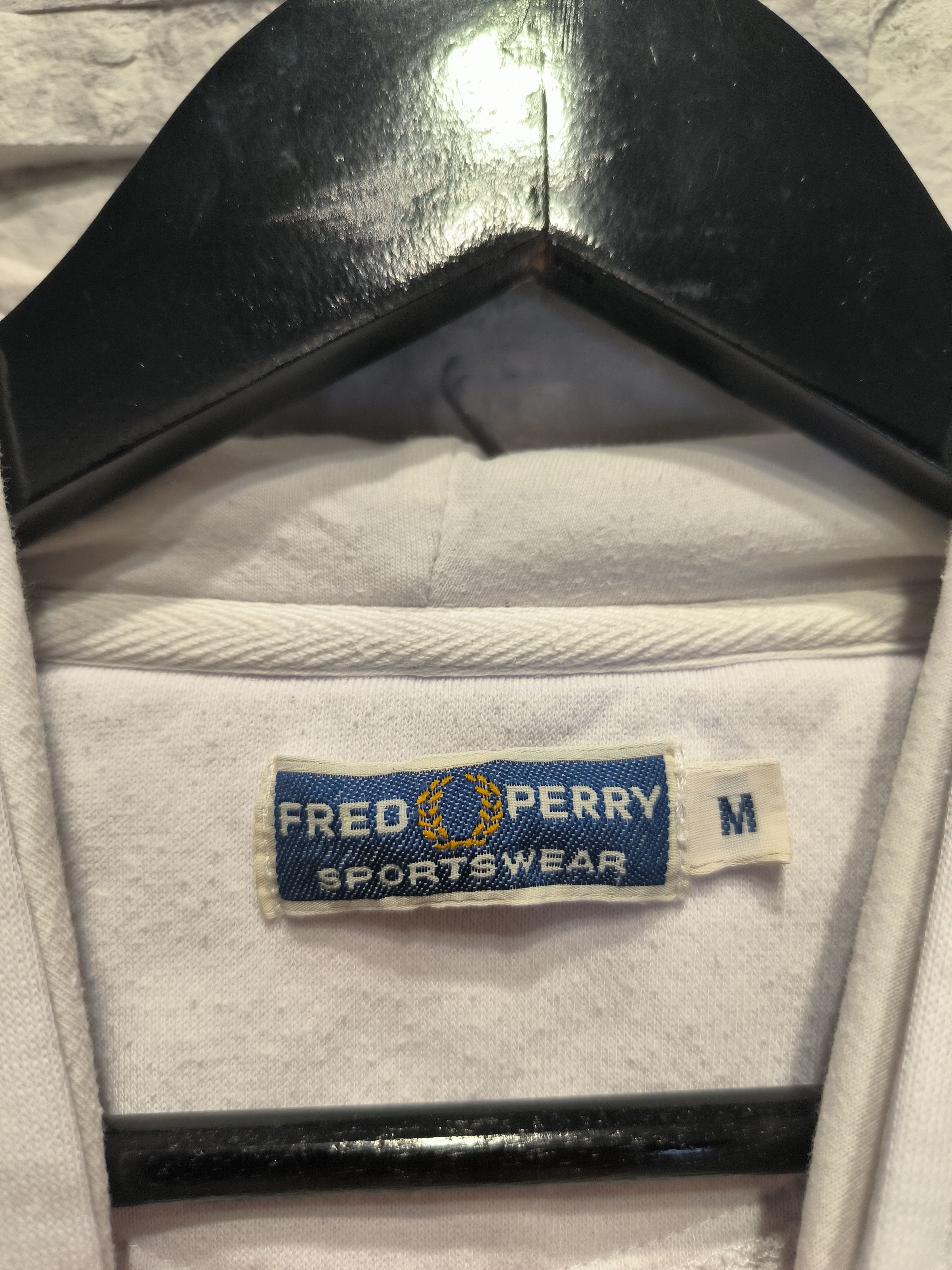 Fred Perry × Vintage Fred Perry Vintage 90s Hoodie White Big Logo Size US M / EU 48-50 / 2 - 5 Thumbnail