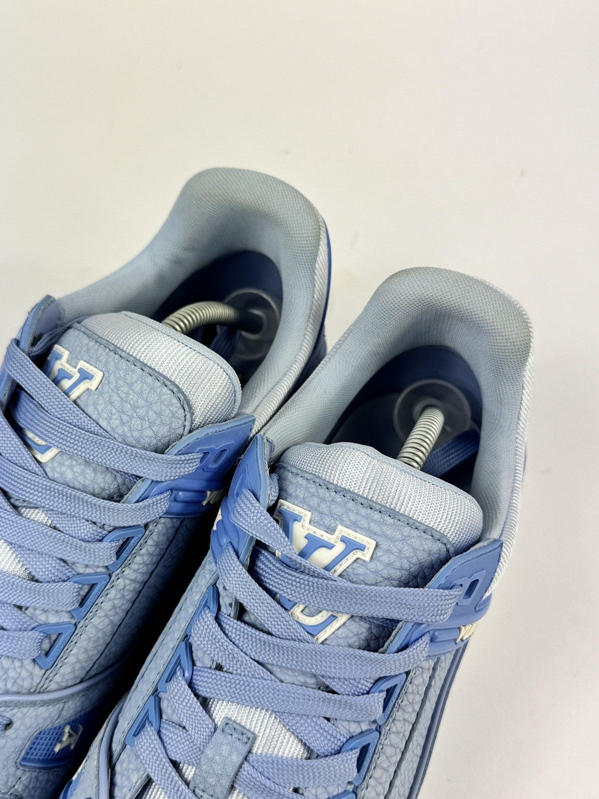 Louis Vuitton CLASSIC LOGO SNEAKERS Size US 11 / EU 44 - 5 Thumbnail