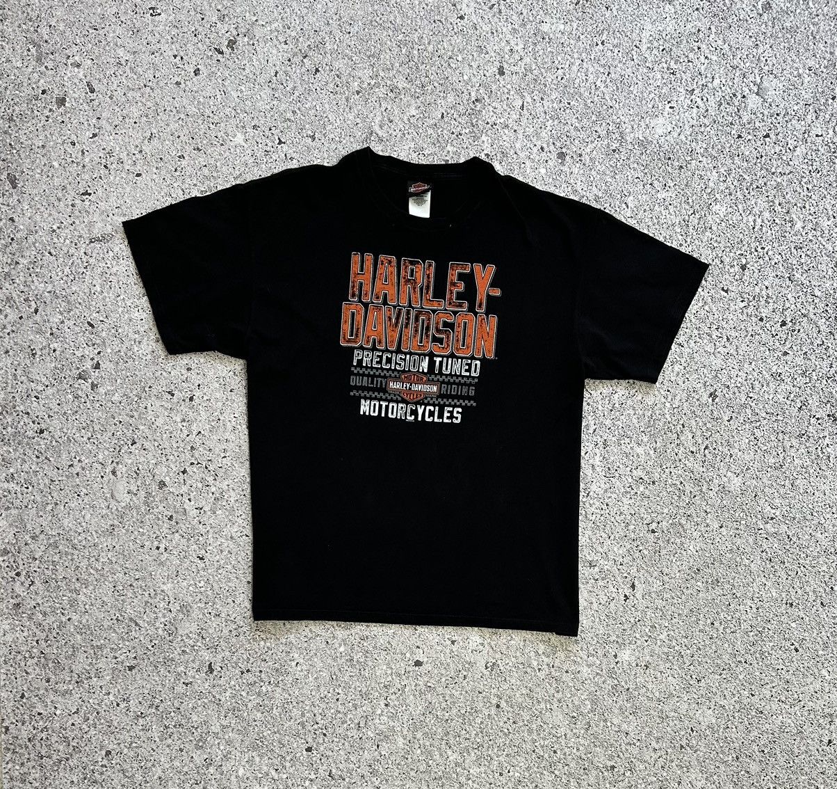 Band Tees × Harley Davidson × Vintage Vintage 2015 Harley Davidson Chicago Precision Tuned T-Shirt Size US XXL / EU 58 / 5 - 3 Thumbnail
