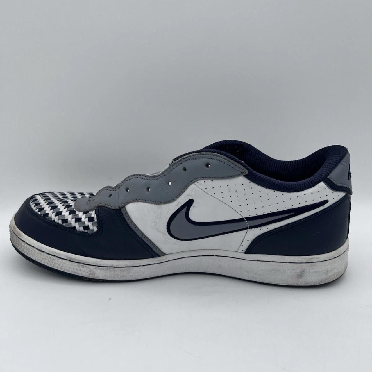 Nike Men's Size 12 US Nike Infiltrator Sneakers Navy Blue White Size US 12 / EU 45 - 3 Thumbnail