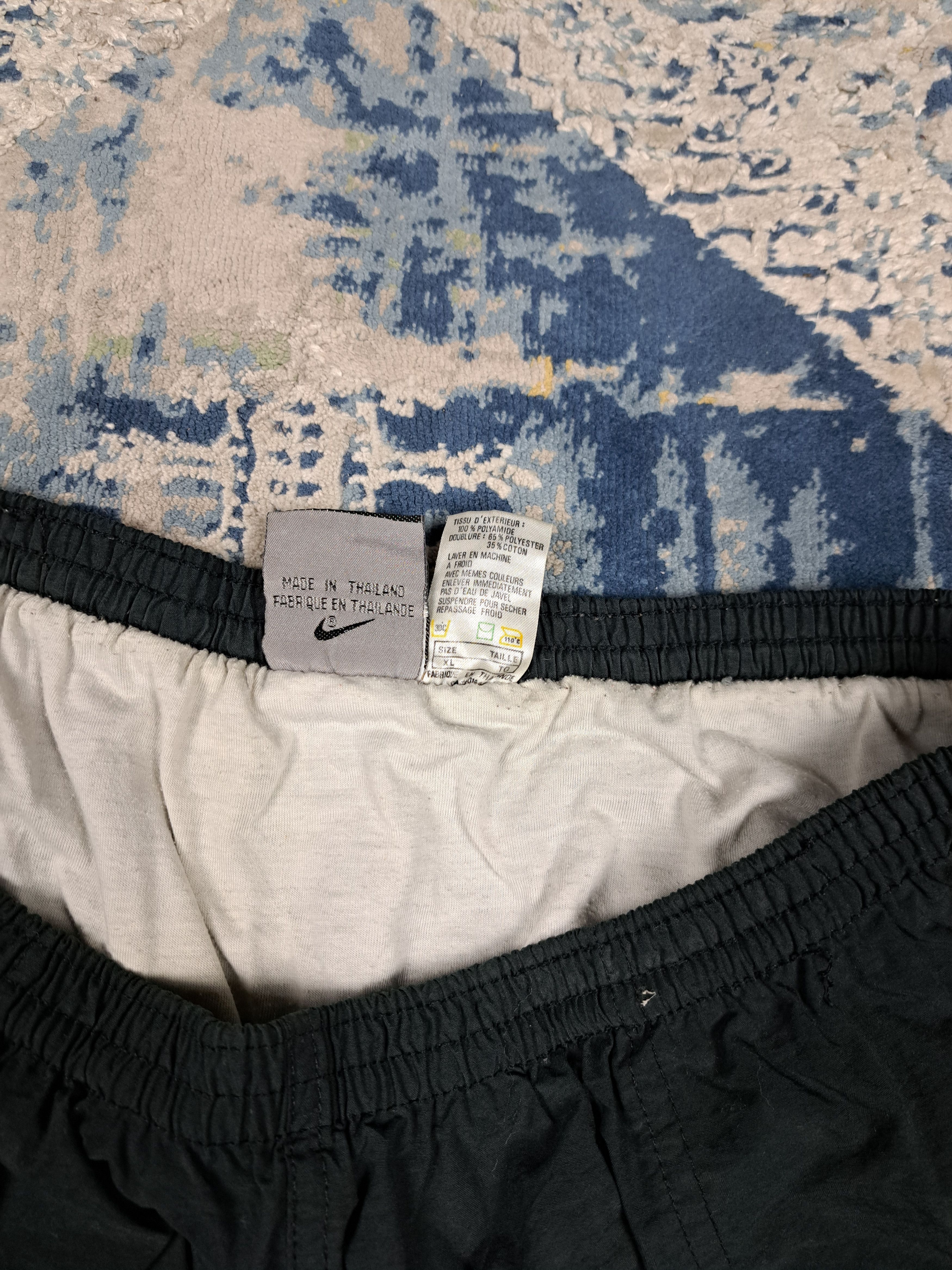 Nike Vintage 90s Nike Black Tag Running Shorts Blokecore Size US 36 / EU 52 - 4 Thumbnail
