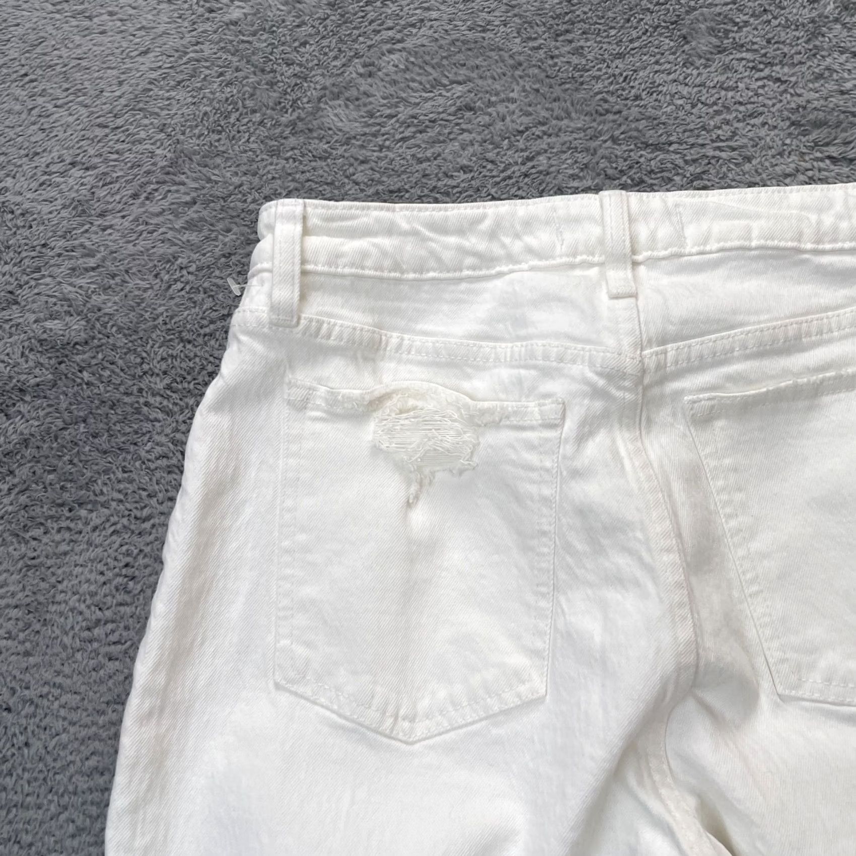 Abercrombie & Fitch Abercrombie & Fitch Jeans Womens 28 White Mom High Rise Curve Love Stretch Regular 5-Pocket Denim Inseam 25in Zipper Button Cotton Spandex Size 28" / US 6 / IT 42 - 7 Thumbnail