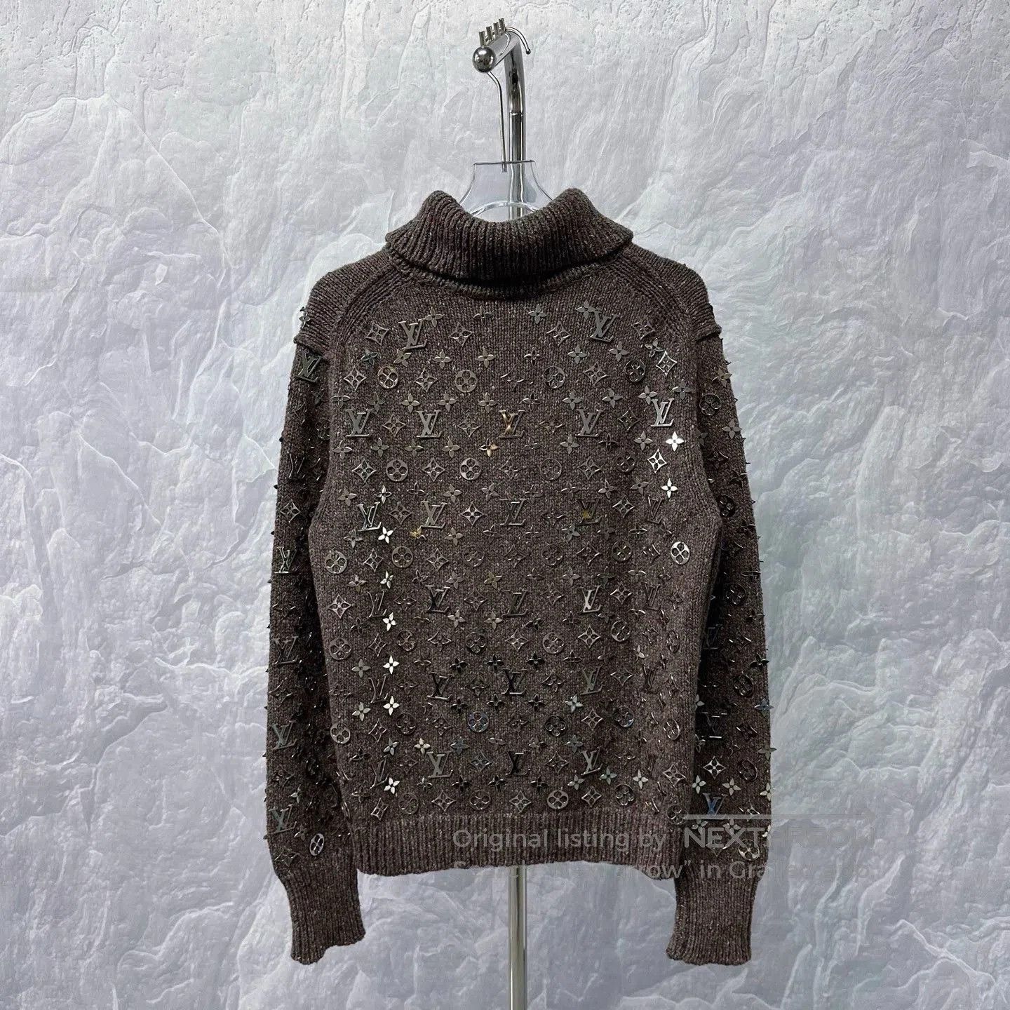 Louis Vuitton Louis Vuitton LV Metal Logo Turtleneck Sweater. Size US M / EU 48-50 / 2 - 4 Thumbnail