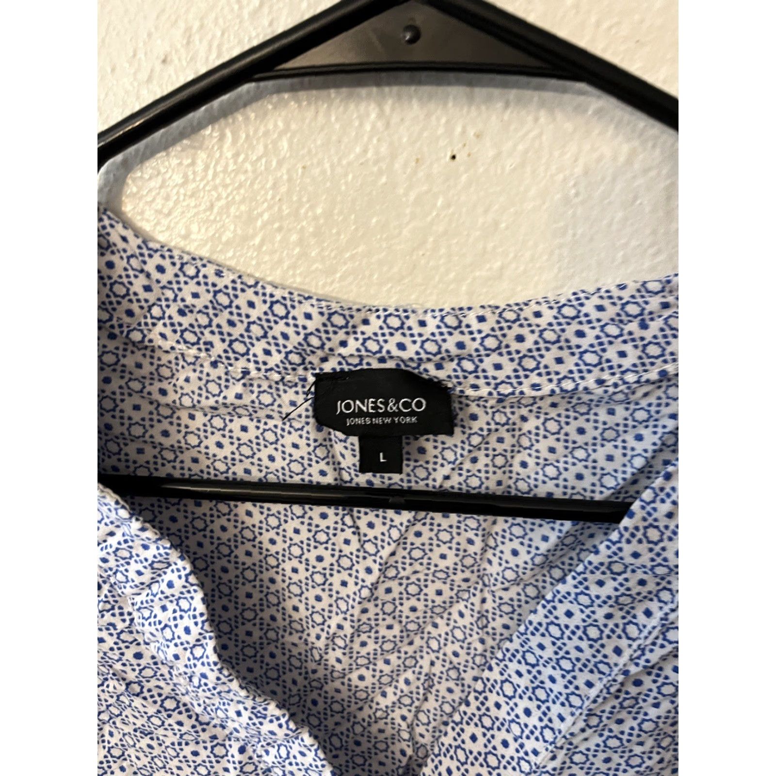 CO Jones & Co Women's Tunic Blouse Size Large Blue Floral Rayon Long Sleeve V-Neck Casual Travel Size L / US 10 / IT 46 - 3 Thumbnail