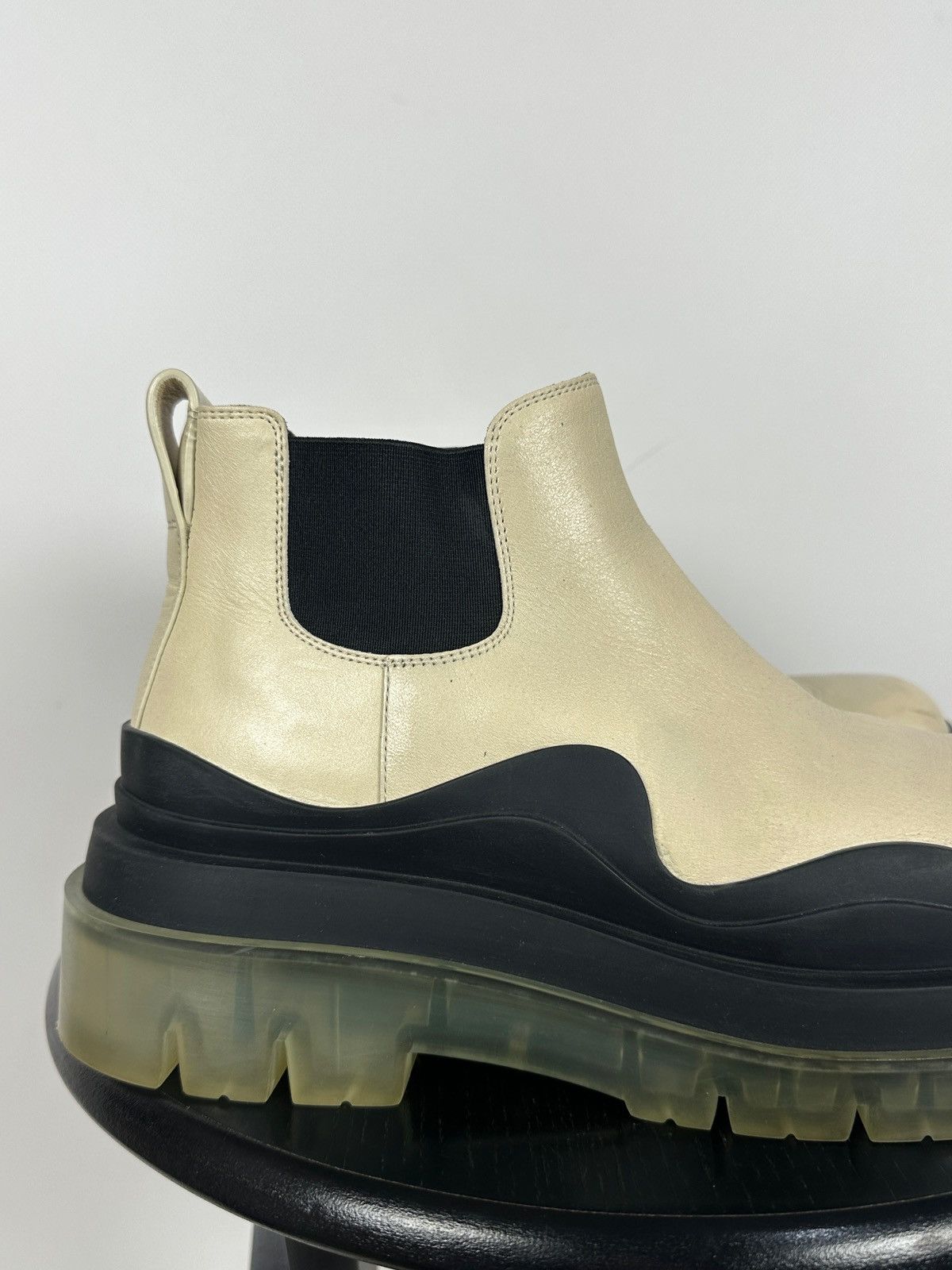 Bottega Veneta Bottega Veneta Cream Leather Ankle Chelsea Boots Size US 9.5 / IT 39.5 - 15 Thumbnail