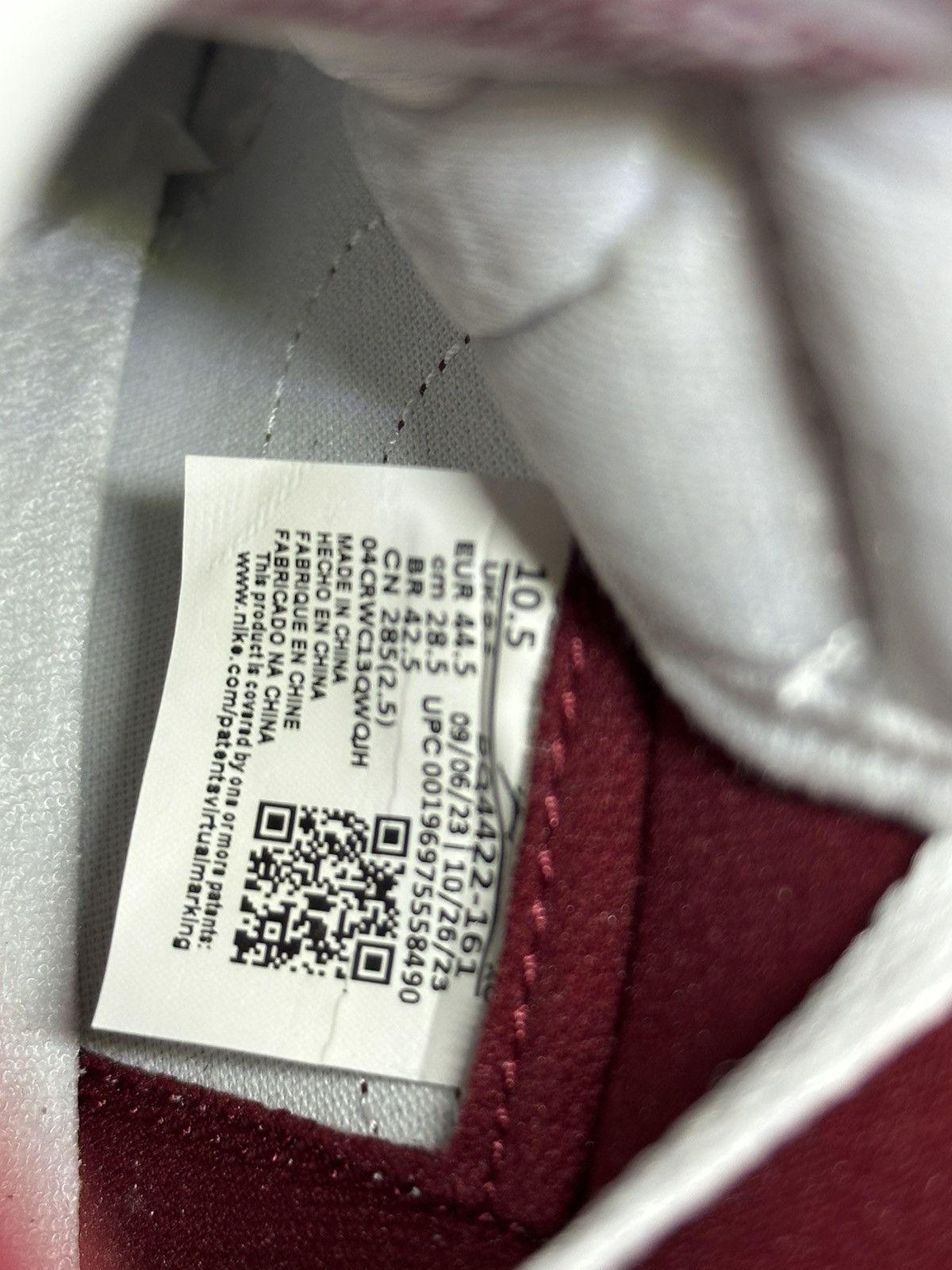 Jordan Brand Air Jordan 1 Metallic Burgundy Size 10.5 Size US 10.5 / EU 43-44 - 5 Thumbnail