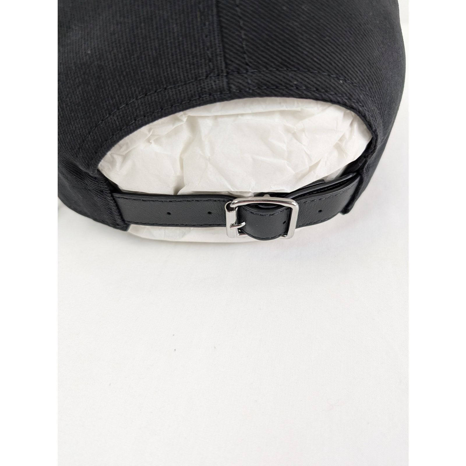 Amiri o1rshd1 Q:3 / Size: OS / Baroque Logo Dad Hat / Cap in Black Size ONE SIZE - 7 Thumbnail