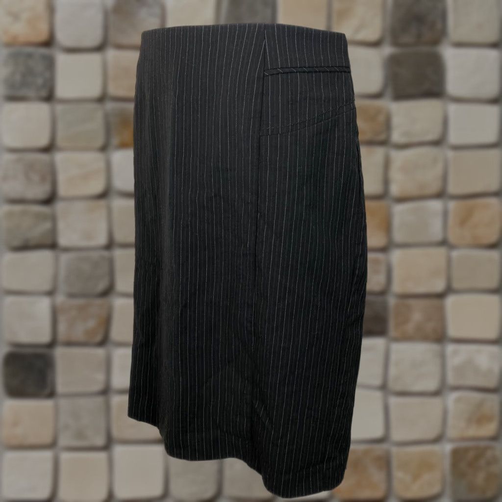 Worthington Worthington Stretch Straight Skirt 12 Black Pinstripe Knee Length Lined 34”waist Career Women Size 34" / US 12 / IT 48 - 1 Thumbnail