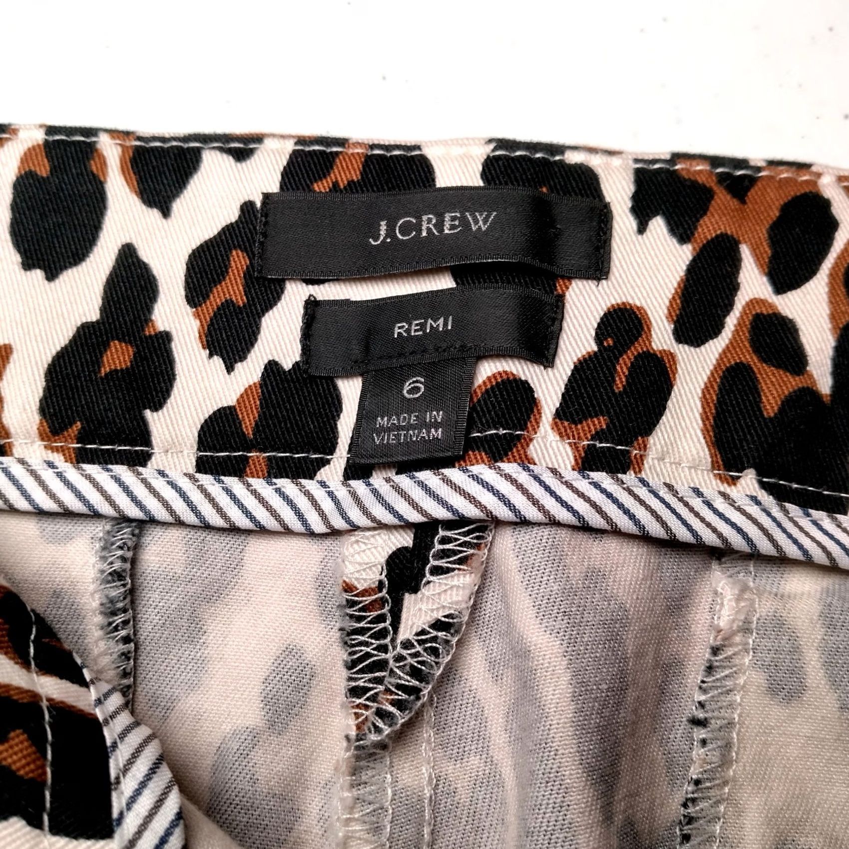 J.Crew J.CREW Pants Women Size 6 Leopard Print Stretch Twill Zip Up Cat Print Ankle Straight Jeans/Slacks Size 28" / US 6 / IT 42 - 5 Thumbnail