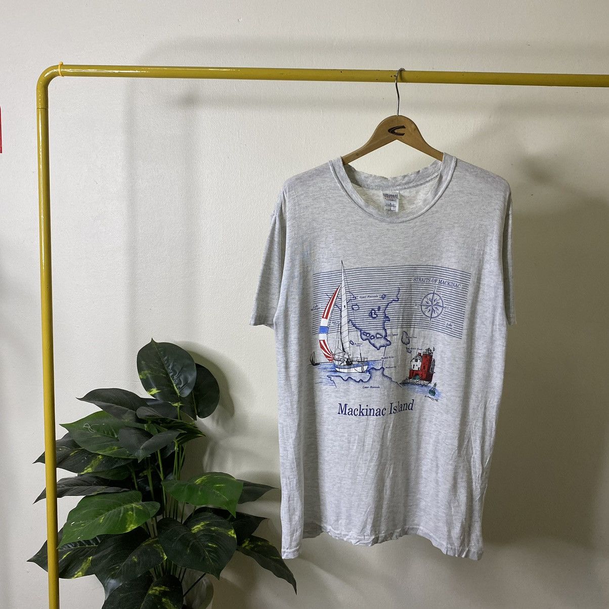 Vintage Vintage 2000s Mackinac Island Tee Size US L / EU 52-54 / 3 - 1 Thumbnail