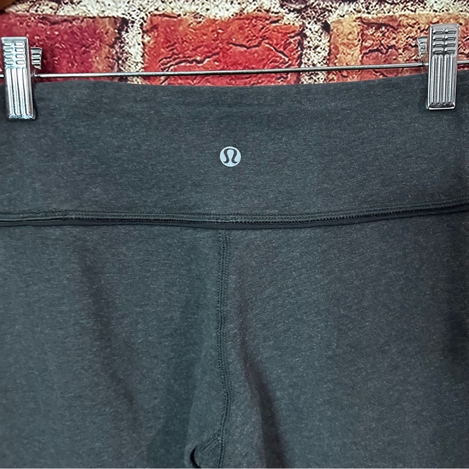 Lululemon Lululemon leggings and size 4 Size 27" / US 4 / IT 40 - 3 Thumbnail