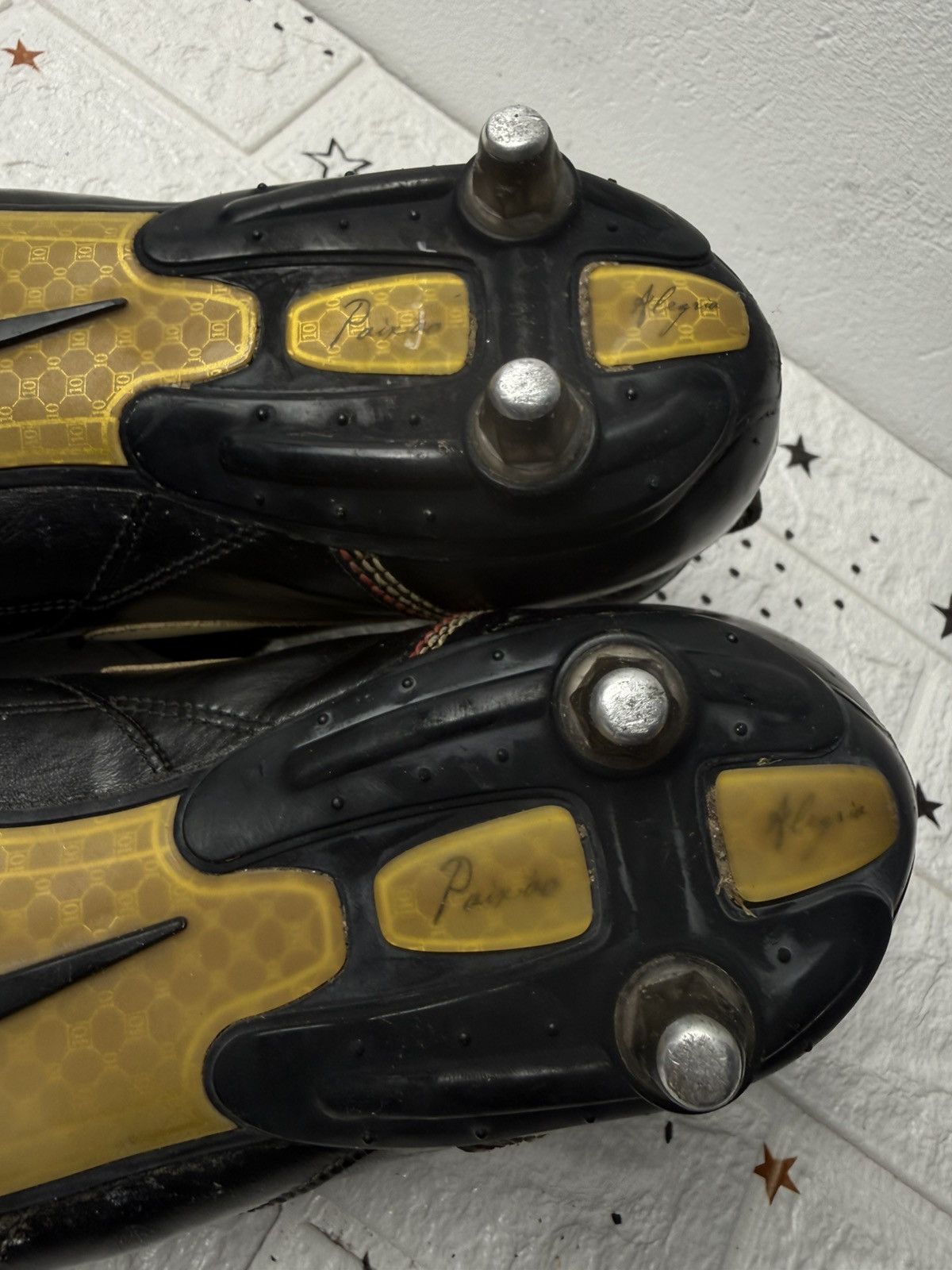 Nike Nike Tiempo R10 Ronaldinho SG 2006 US12.5 UK11.5 EUR47 Size US 12.5 / EU 45-46 - 16 Thumbnail