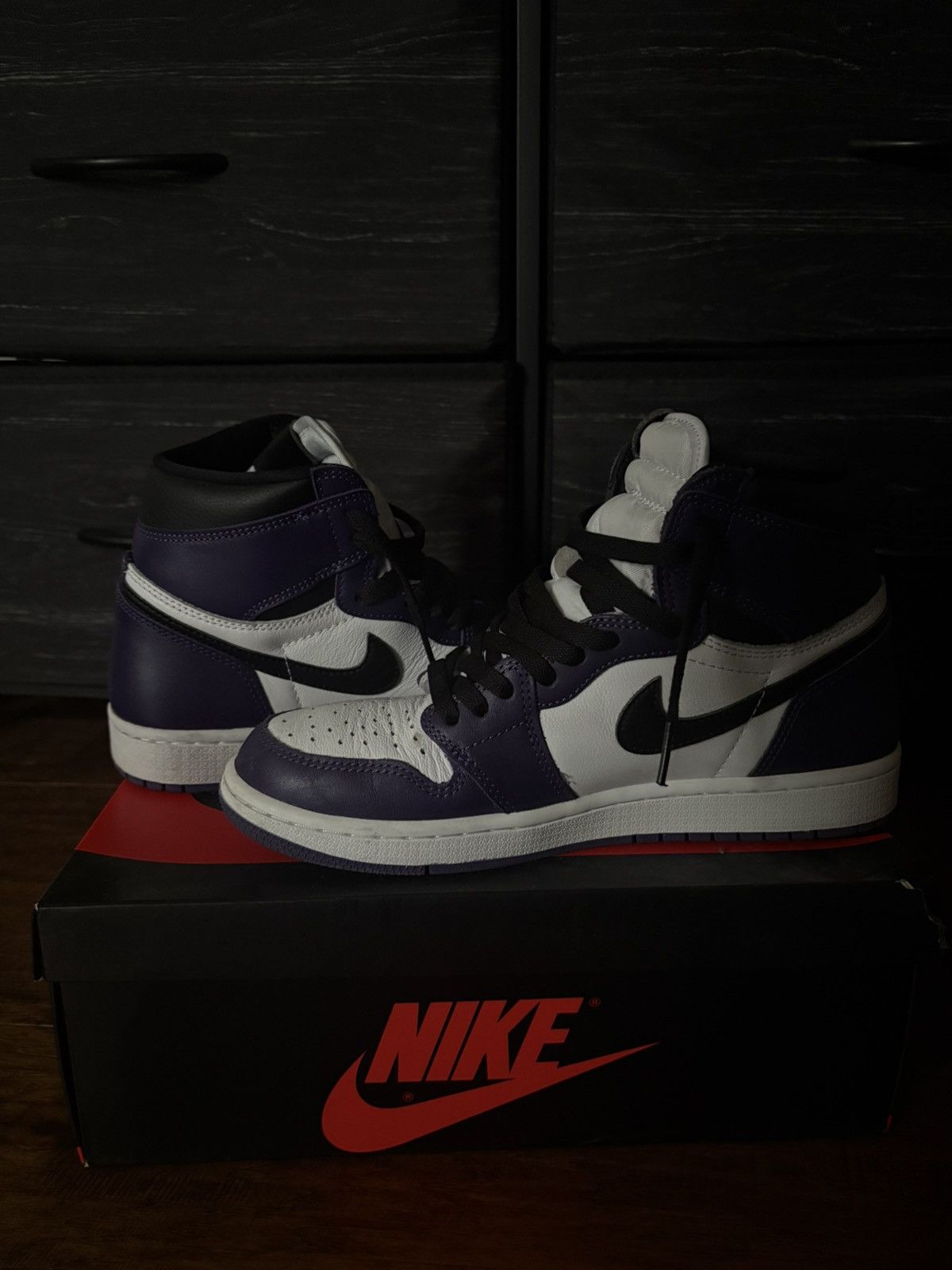 Jordan Brand JORDAN 1 "COURT PURPLE"2.0 Size US 9 / EU 42 - 2 Thumbnail