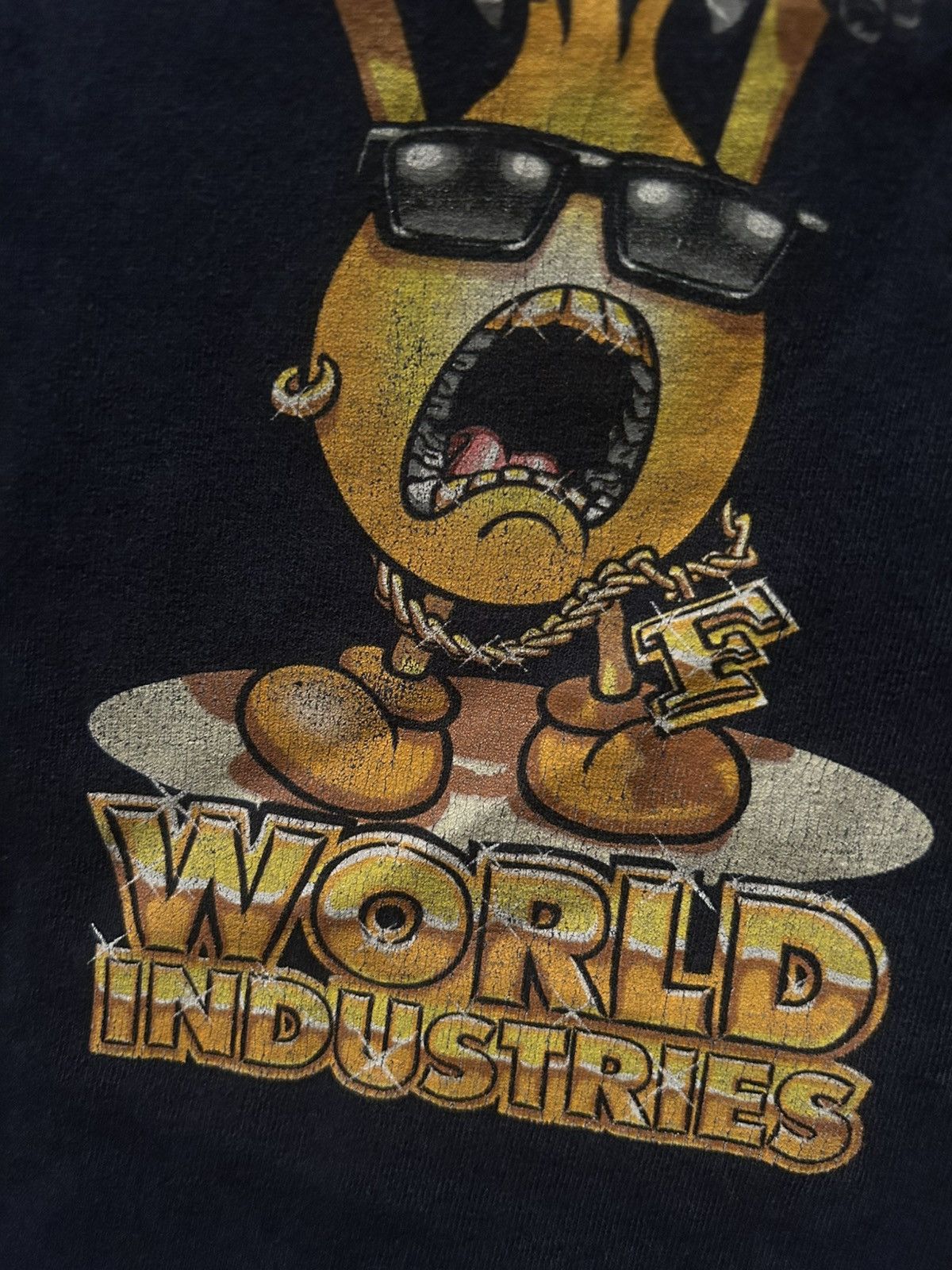 World Industries Vintage World Industries Foolio w/ Pistols Graphic Skate Tee Size US M / EU 48-50 / 2 - 4 Thumbnail