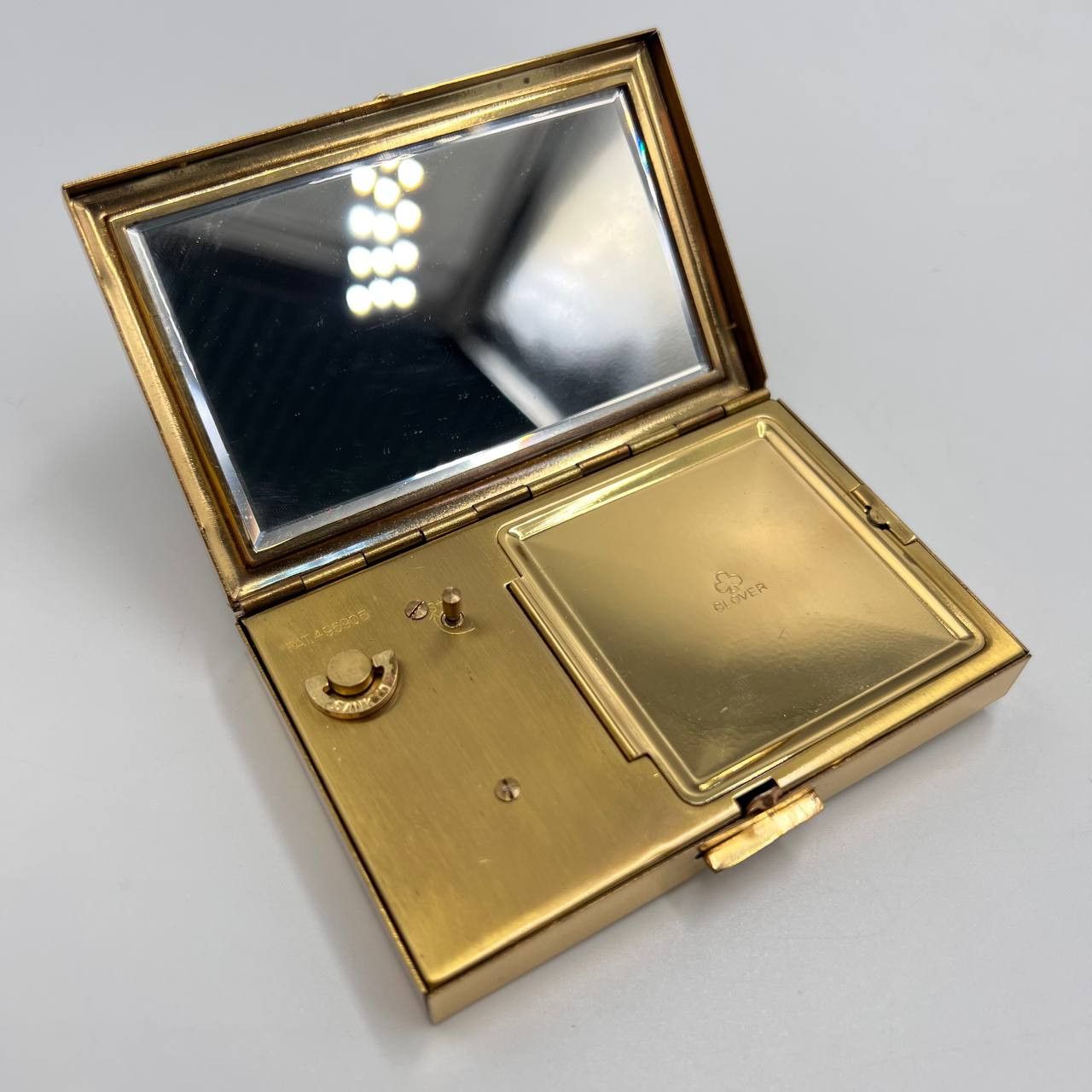 Vintage Vintage Musical Compact Cosmetic Powder Box Gold Tone Size ONE SIZE - 2 Thumbnail