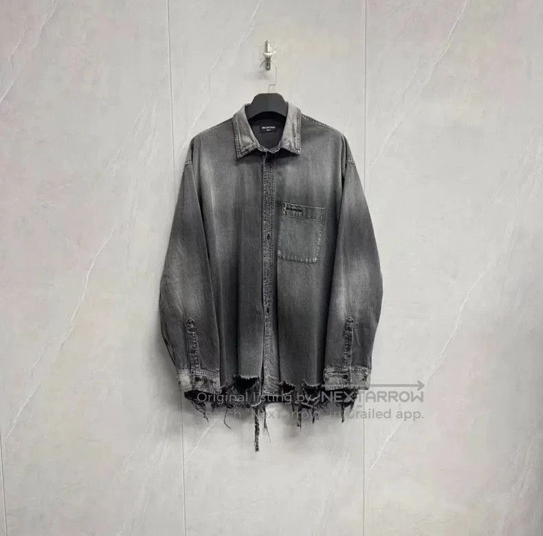 Balenciaga Balenciaga Embroidered Logo Denim Jacket. Size US M / EU 48-50 / 2 - 1 Thumbnail