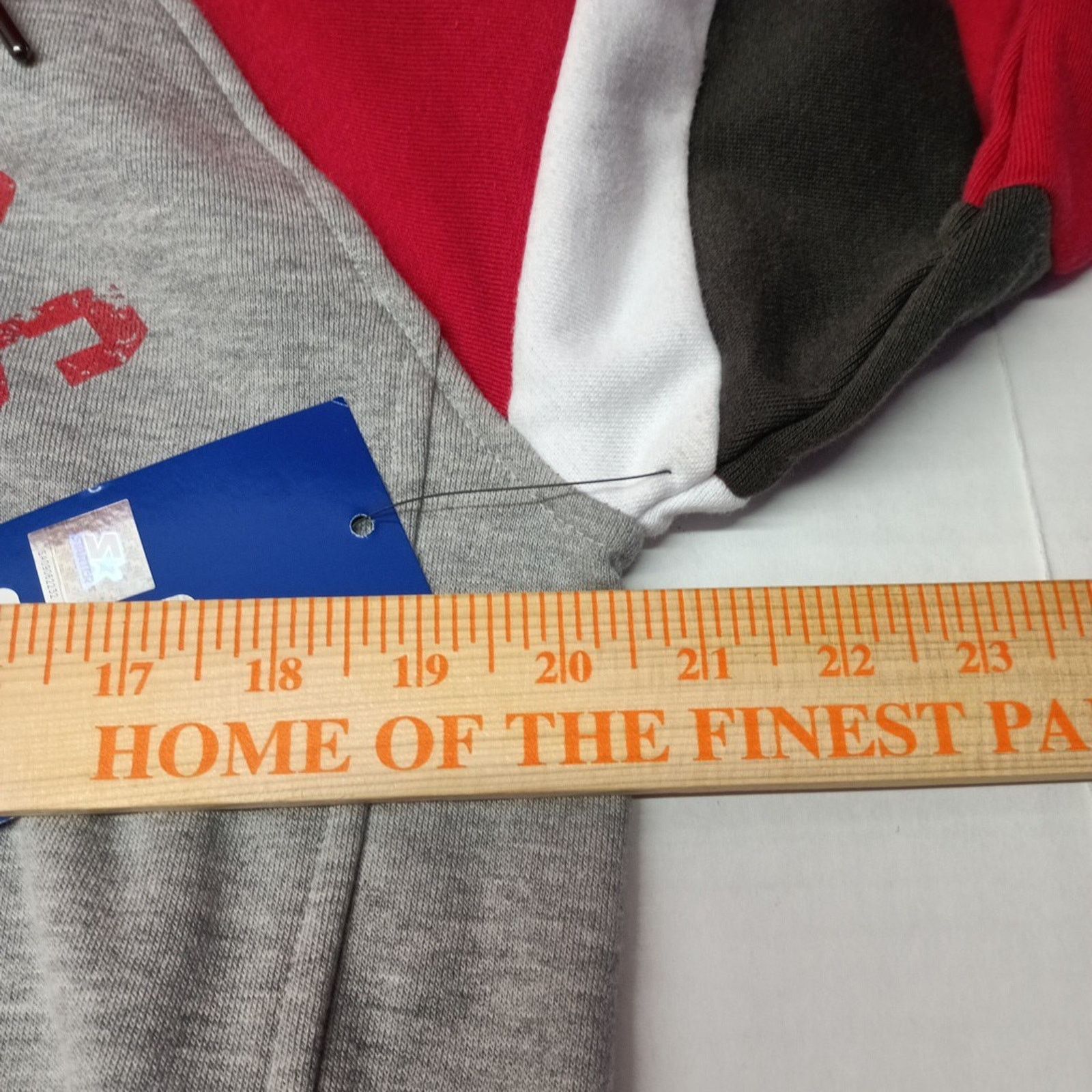 Starter Tampa Bay Buccaneers Hoodie Men's Size S Starter Gray Red Size US S / EU 44-46 / 1 - 6 Thumbnail