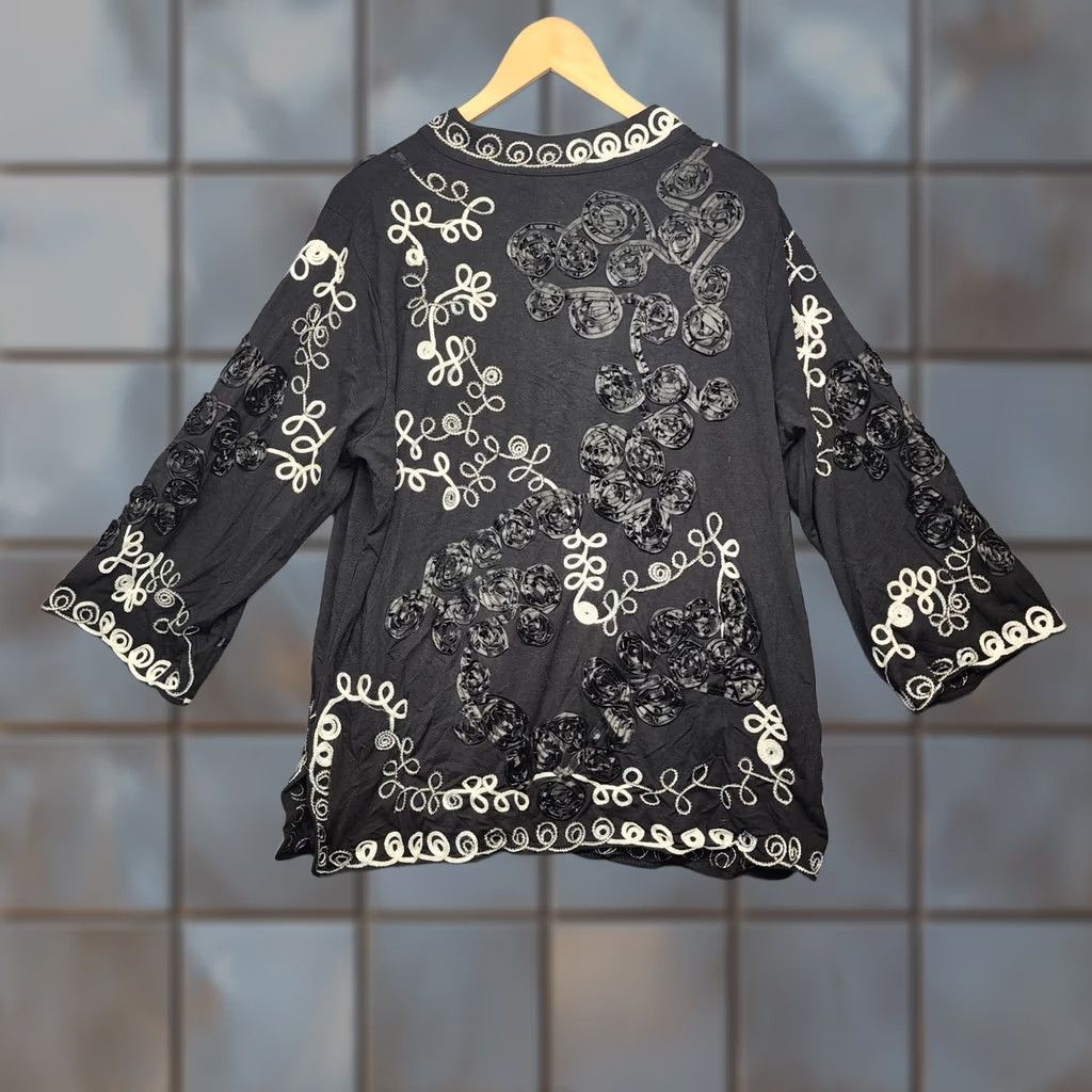 Vintage VINTAGE Once Again Top Women 1X Black Embroidered Embellished Floral Tunic Artsy Blouse V-Neck Pullover Women 1X Mens? Size XL / US 12-14 / IT 48-50 - 1 Thumbnail