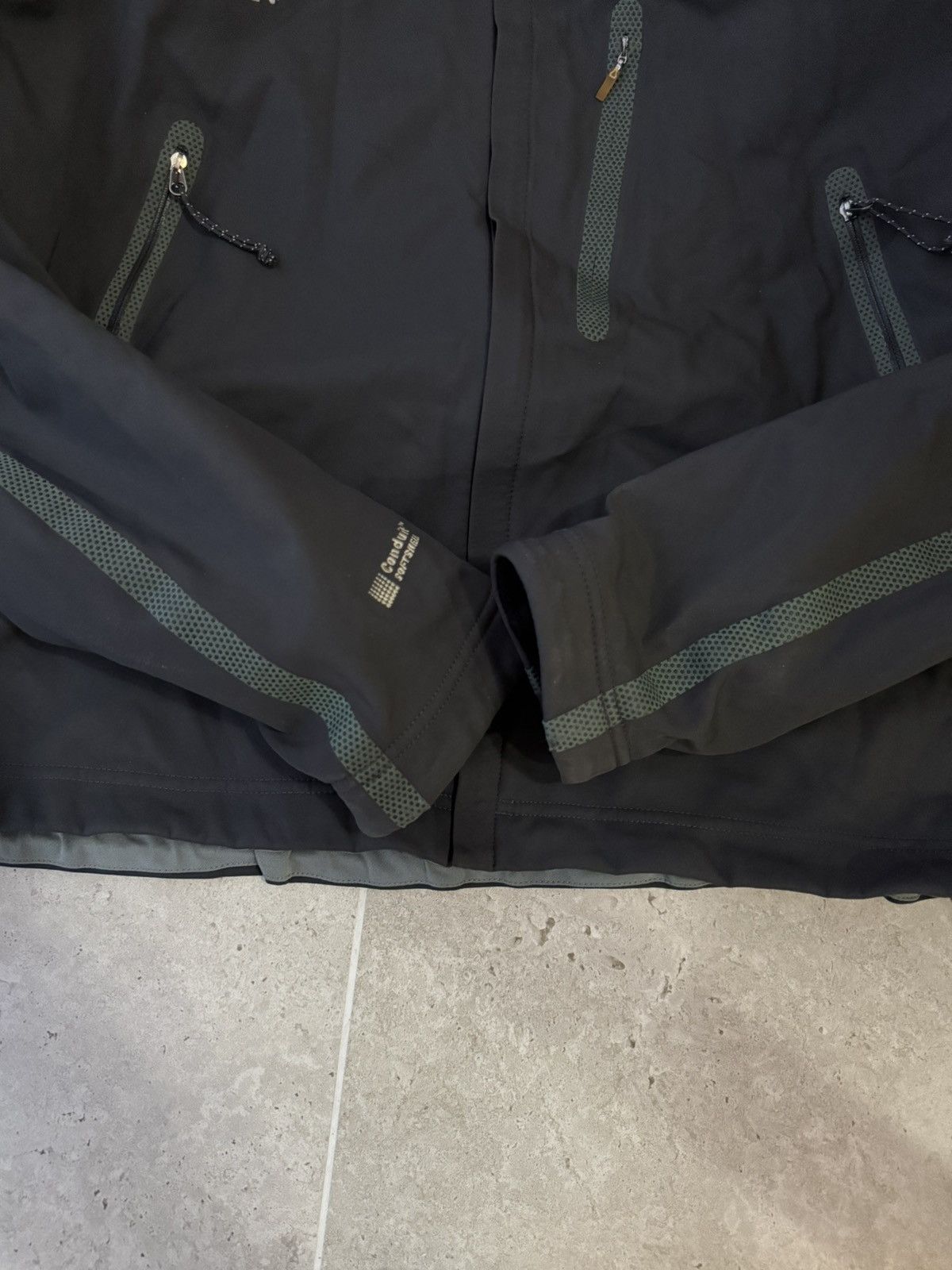 Mountain Hardwear Vintage Mountain Hardwear Conduit Softshell Zip Up Jacket L Size US L / EU 52-54 / 3 - 3 Thumbnail