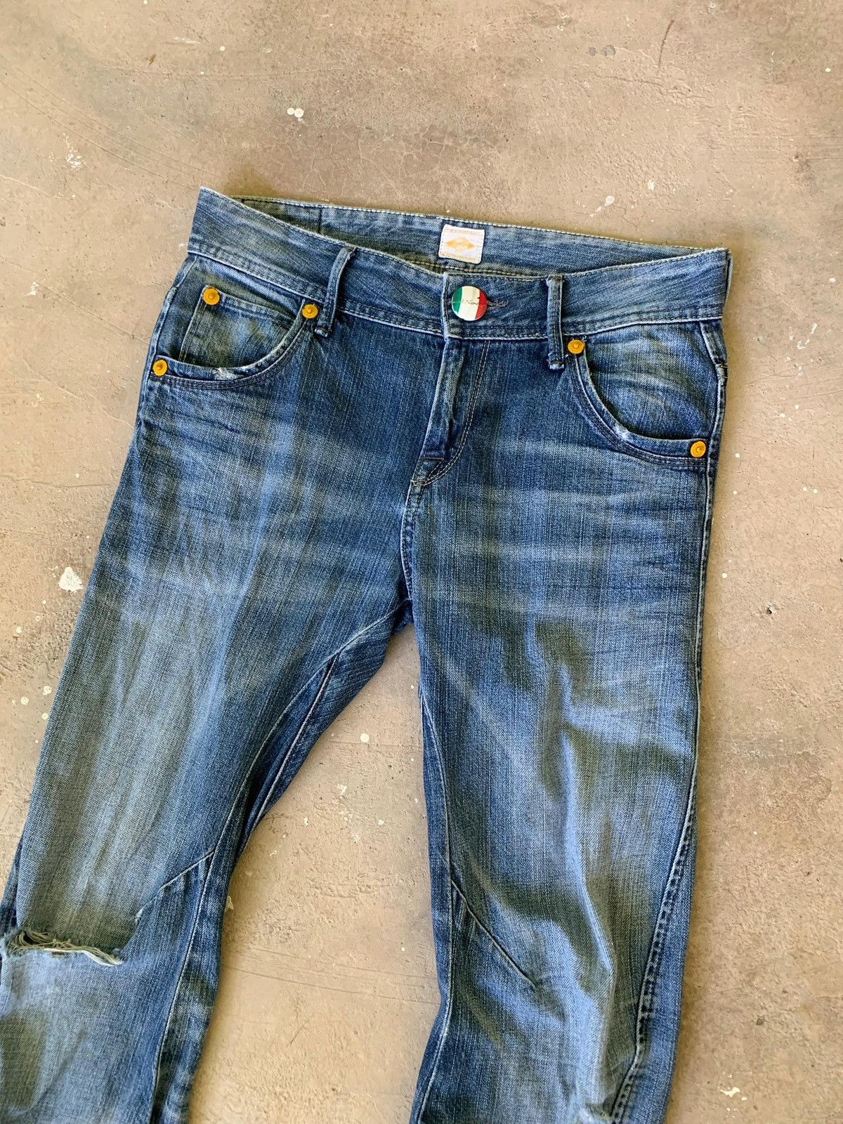 Japanese Brand Back Number Tokyo Curved 3D Distressed Denim Jeans Size US 30 / EU 46 - 2 Thumbnail