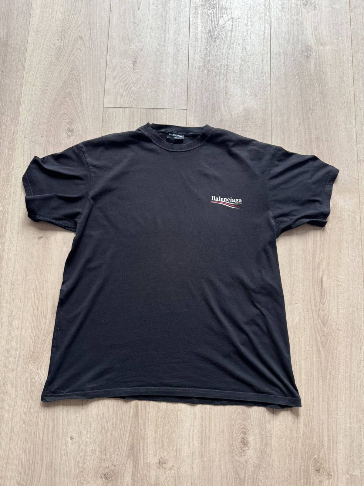 Balenciaga logo T-shirt Size M (fits like a XL)