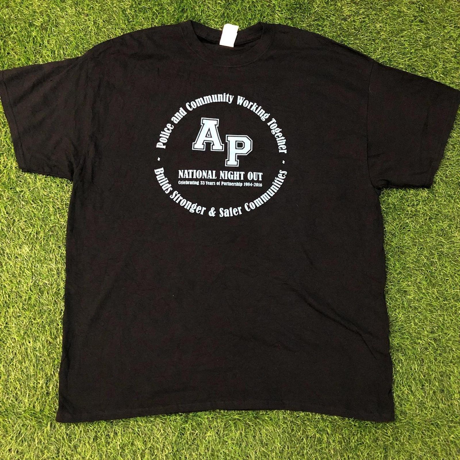 Gildan Men’s Black ‘National Night Out’ Graphic Tee Size US XL / EU 56 / 4 - 1 Thumbnail