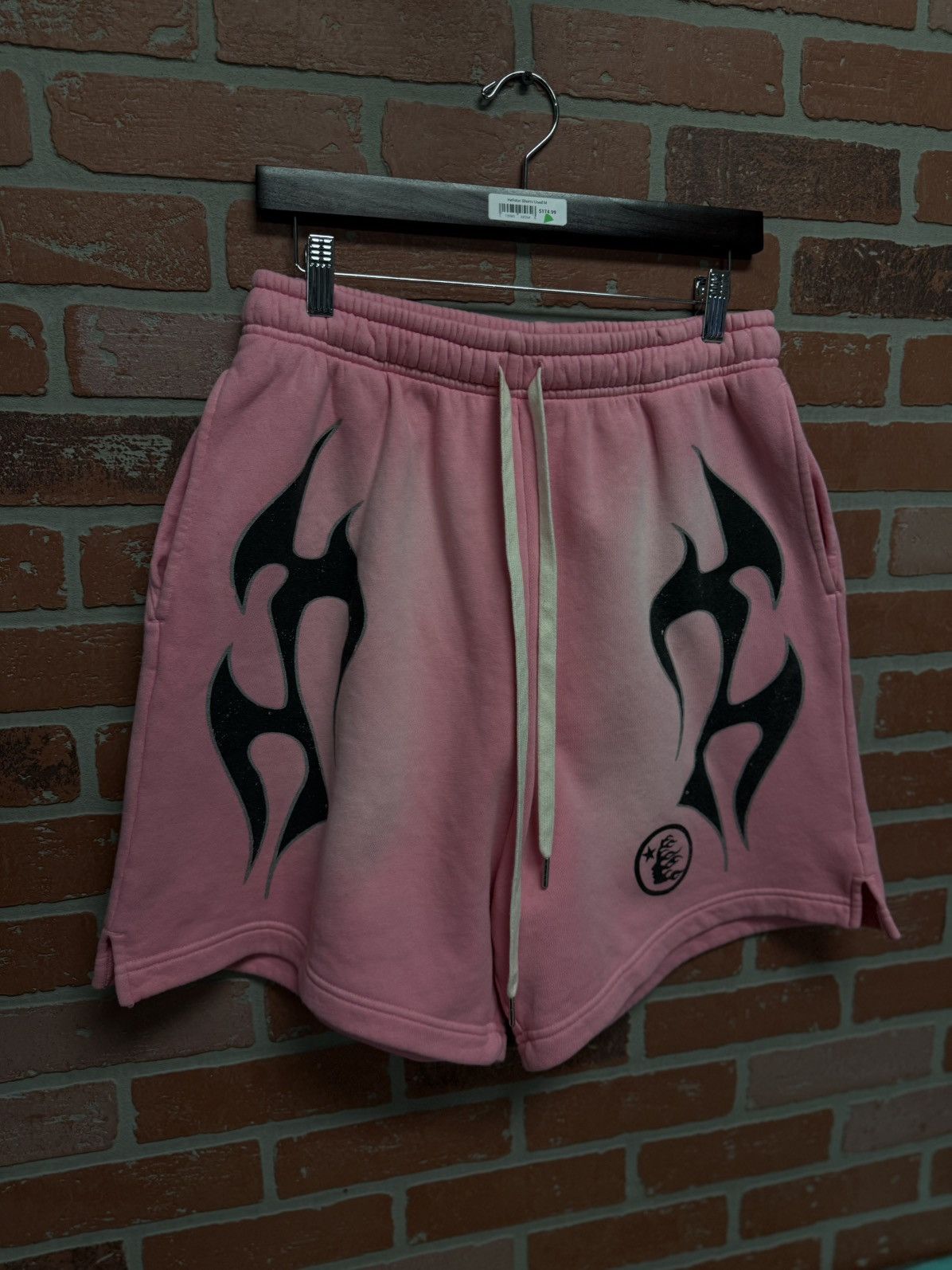 HELLSTAR Hellstar Flame Shorts Size Medium Pre Owned Clean 🧼🔥 Size US 30 / EU 46 - 2 Thumbnail