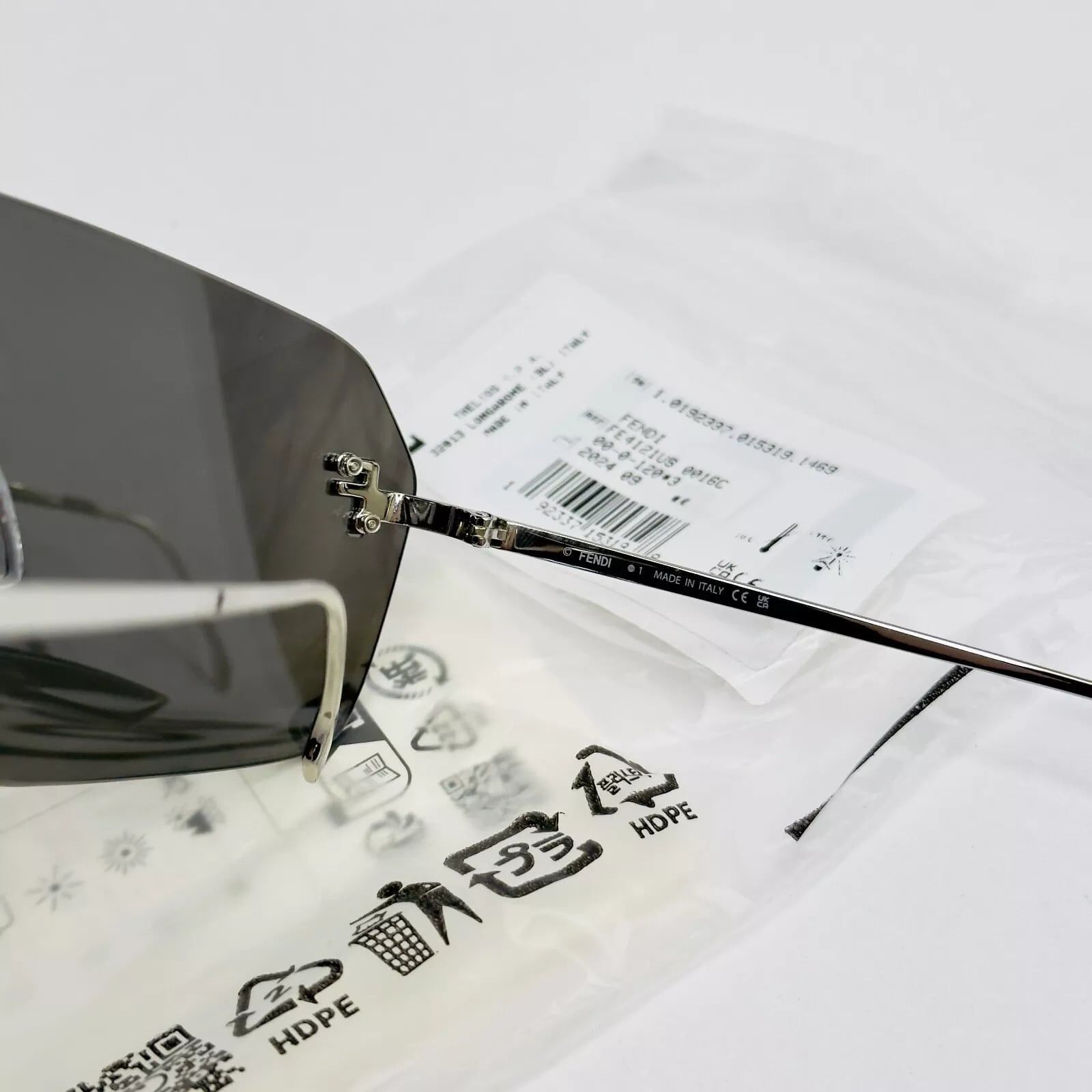 Fendi FENDI FIRST 4121 Silver Mirrored Fashion Sunglasses FE4121US Size ONE SIZE - 6 Thumbnail