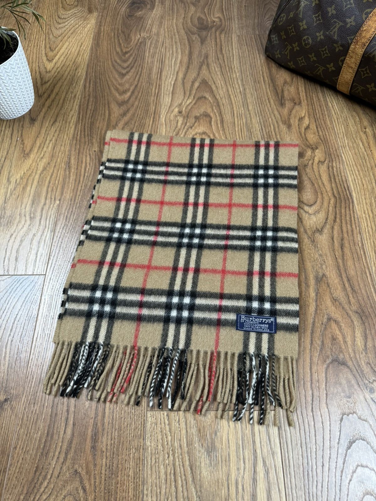 Burberry Vintage cashmere scarf Burberry’s 90s original luxury item Size ONE SIZE - 1 Thumbnail
