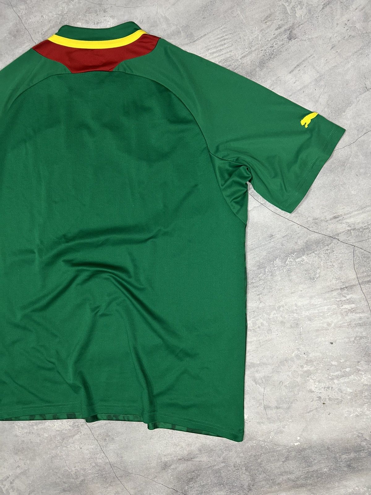 Puma Cameroon 2012-2013 Home Football Shirt Soccer Jersey Puma Size US XL / EU 56 / 4 - 6 Thumbnail