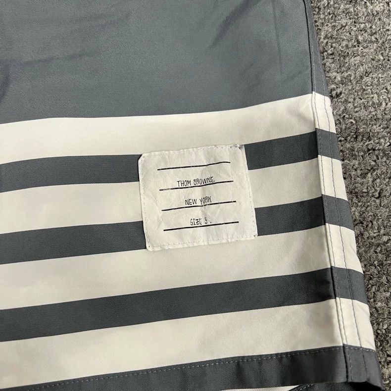 Thom Browne Thom Browne Size 5 Four-striped shorts 2503-Nextarrow Size US 40 / EU 56 - 4 Thumbnail
