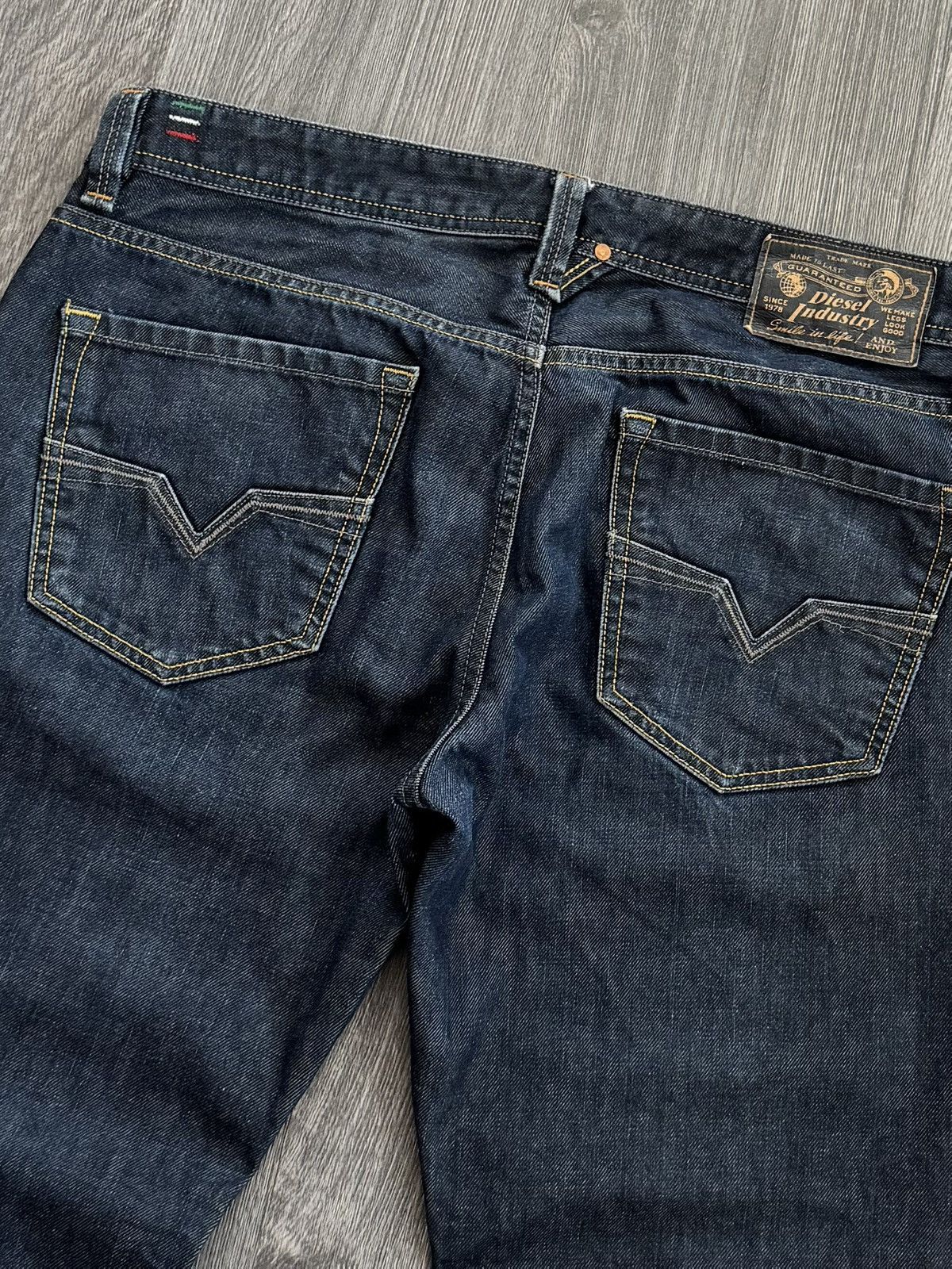 Diesel Y2K Vintage Diesel Navy Jeans made in Italy Size US 34 / EU 50 - 6 Thumbnail