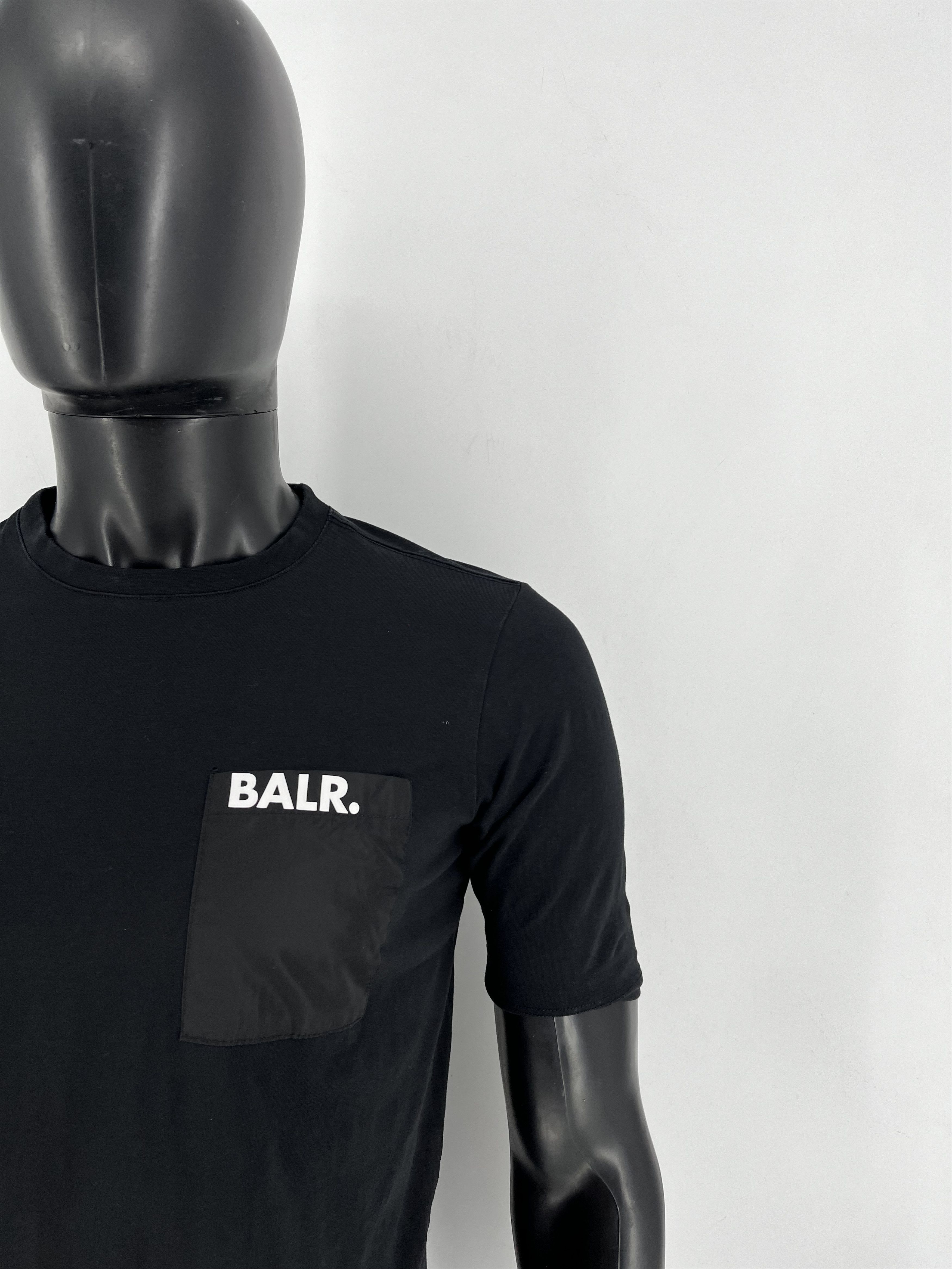 Japanese Brand Vintage BALR Fit Tee Big Logo Streetwear Style Size US S / EU 44-46 / 1 - 6 Thumbnail