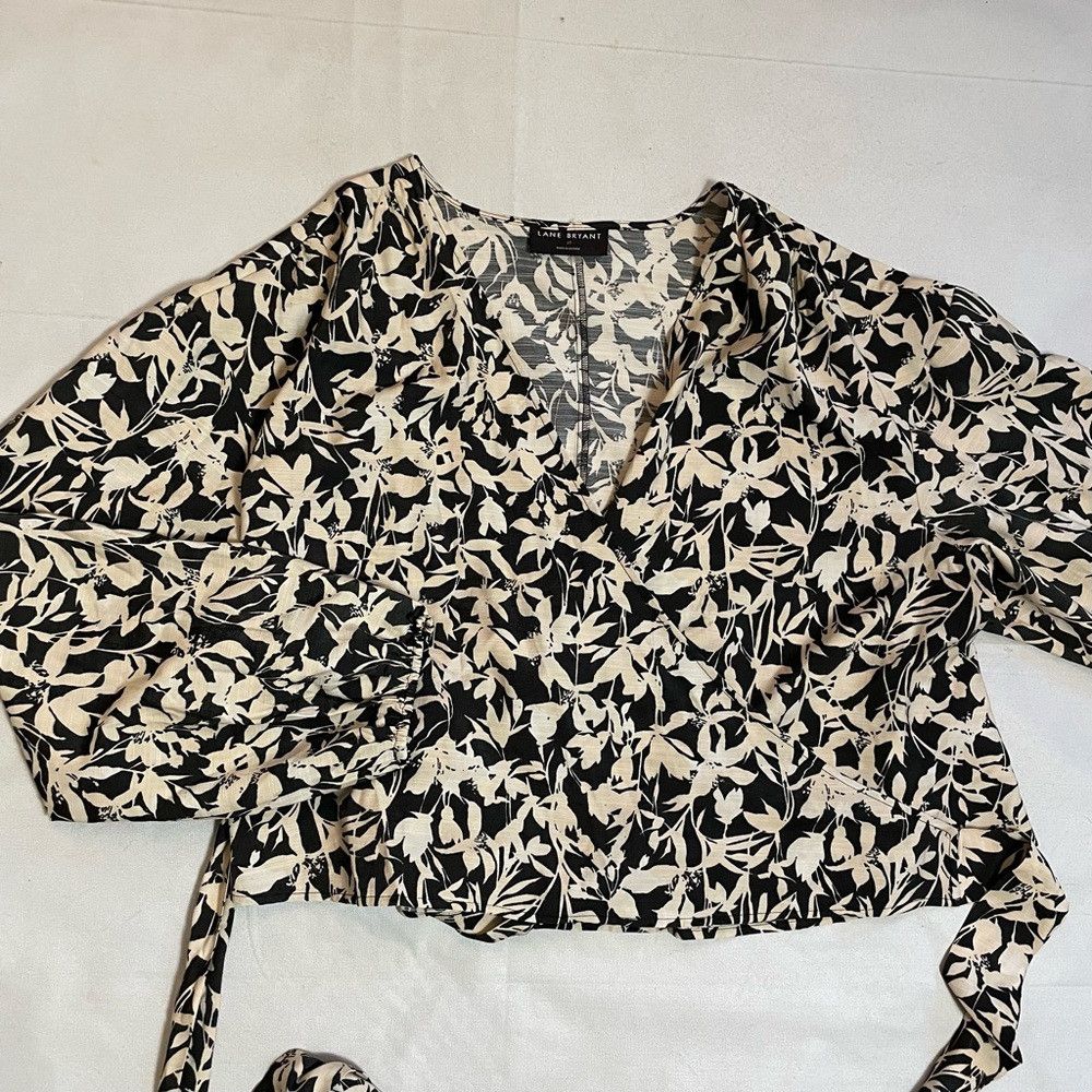 Other New Lane Bryant Classic Long Sleeve Wrap Maya Floral Top Si Size 3XL / US 20-22 - 8 Thumbnail