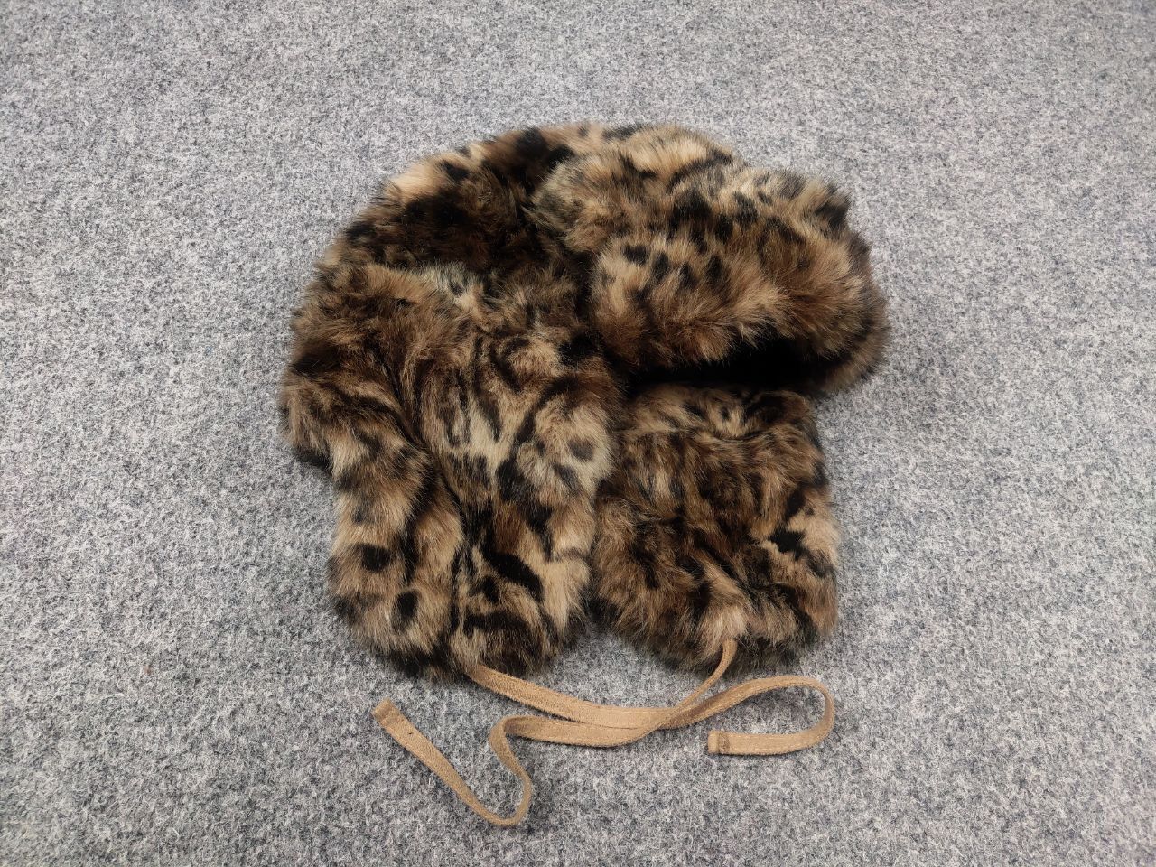 If Six Was Nine Vintage Leopard Fuzzy Y2K hysteric Style Fur Ushanka Hat LGB Size ONE SIZE - 2 Thumbnail