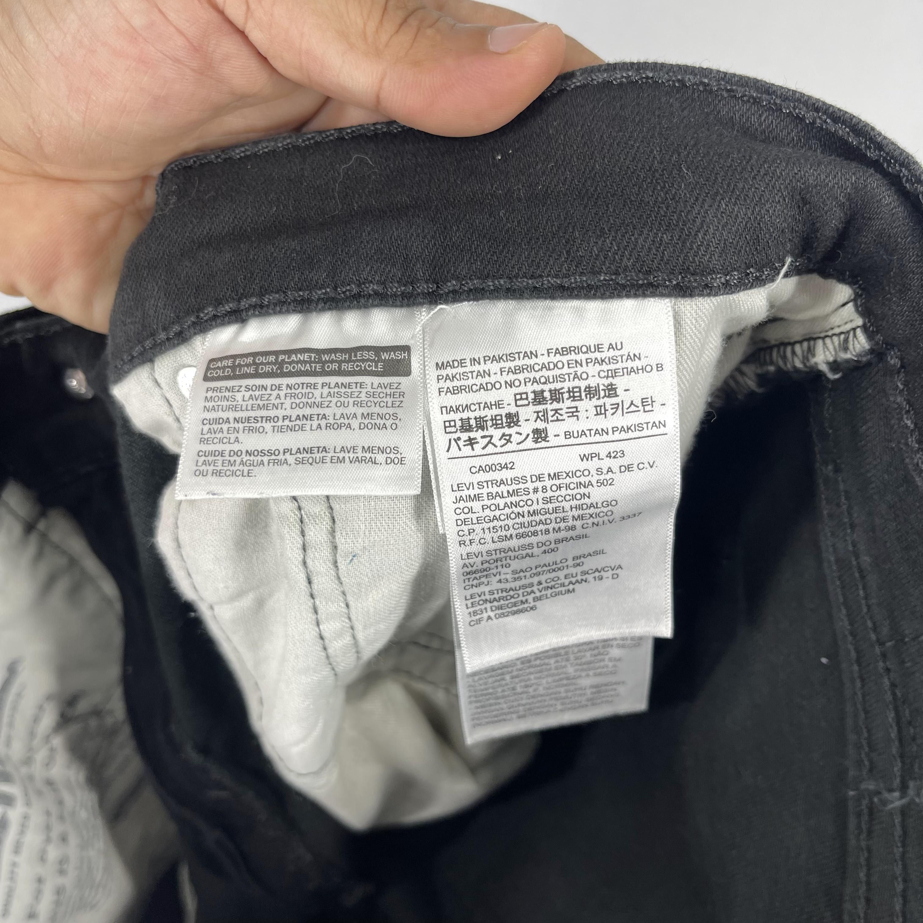 Levi's × Vintage Size 34 Vintage Levis 511 Slim Fit Frayed Hem Shorts Jeans Size US 34 / EU 50 - 4 Thumbnail