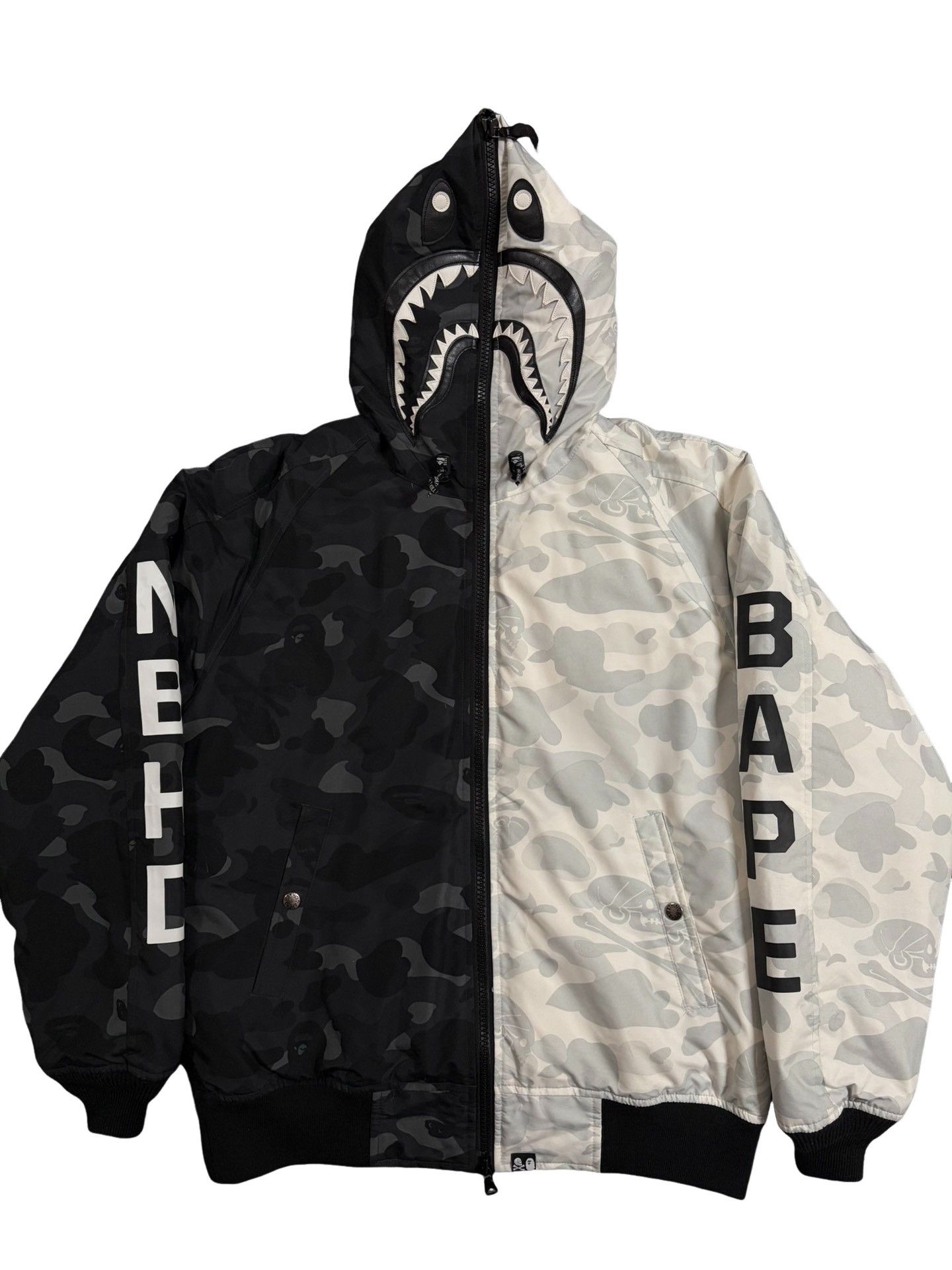 Bape A Bathing Ape x Neighborhood Shark Puffer Jacket Size M Size US M / EU 48-50 / 2 - 1 Thumbnail
