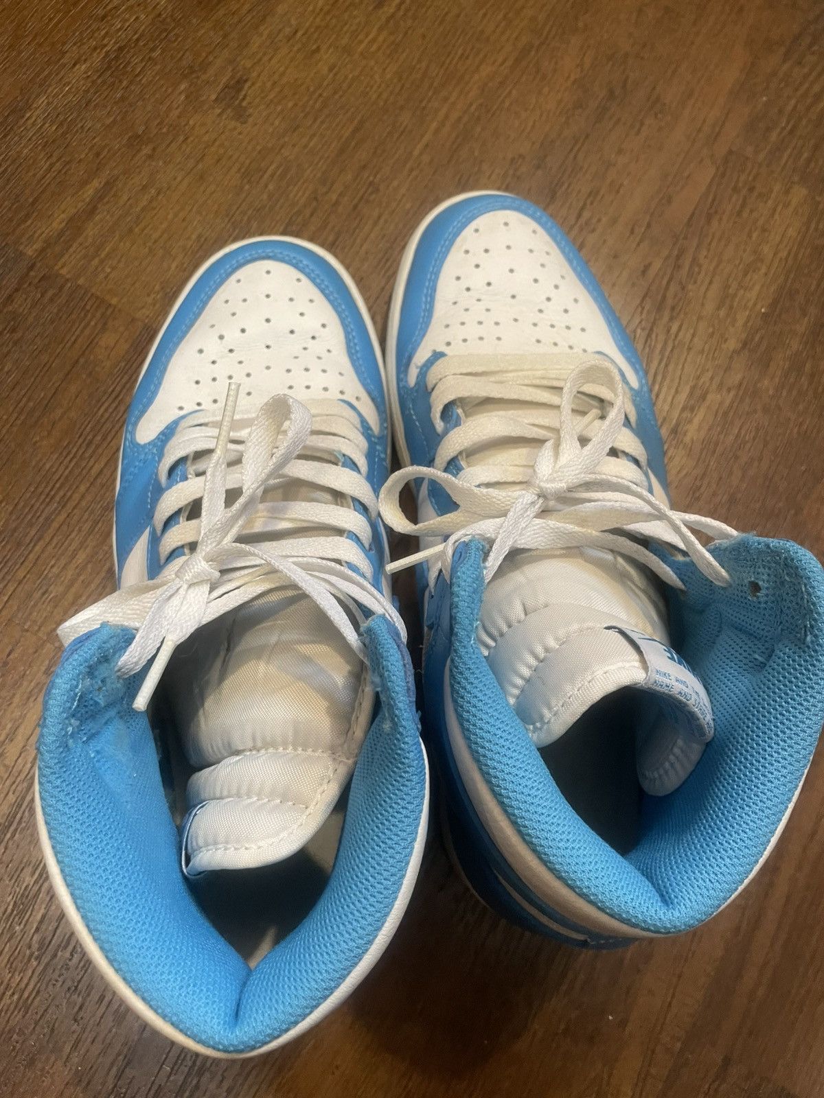 Jordan Brand Air Jordan 1 UNC 2015 Size US 9 / EU 42 - 5 Thumbnail