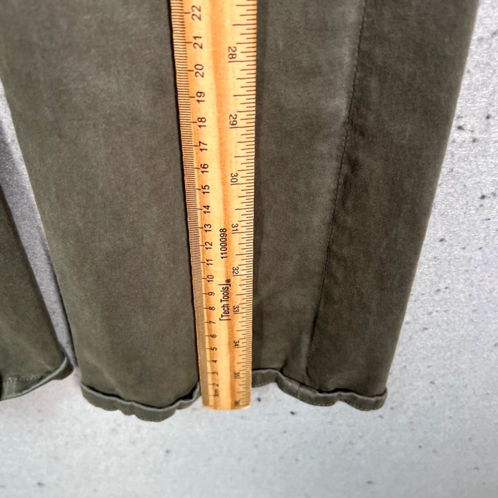 Frame FRAME Womens Size 27 Le Crop Mini Boot Olive Green Denim Jeans Cropped 27 in Inseam 26 in 5-Pocket Stretch Cotton Blend Vintage: No Womens jeans frame Size 27" / US 4 / IT 40 - 7 Thumbnail
