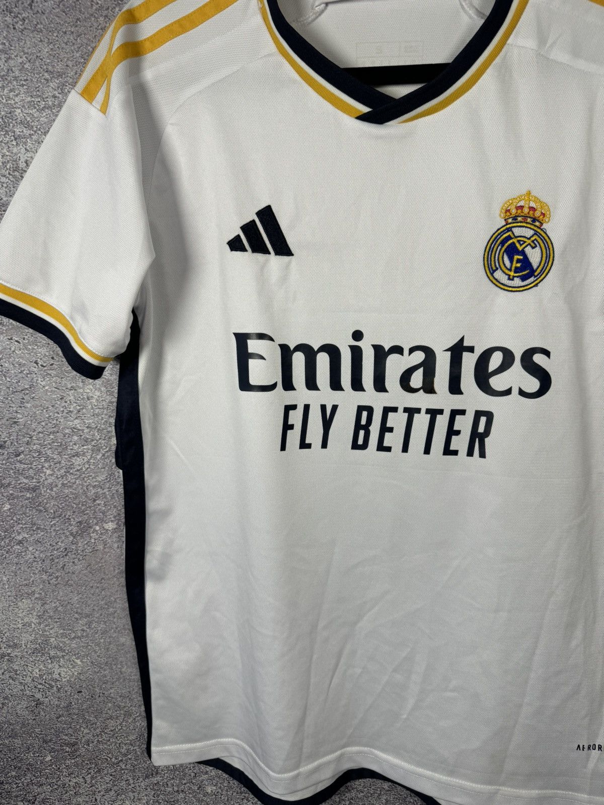 Vintage BELLINGHAM Real Madrid 2023/24 Fan Soccer Jersey Small Size US S / EU 44-46 / 1 - 5 Thumbnail