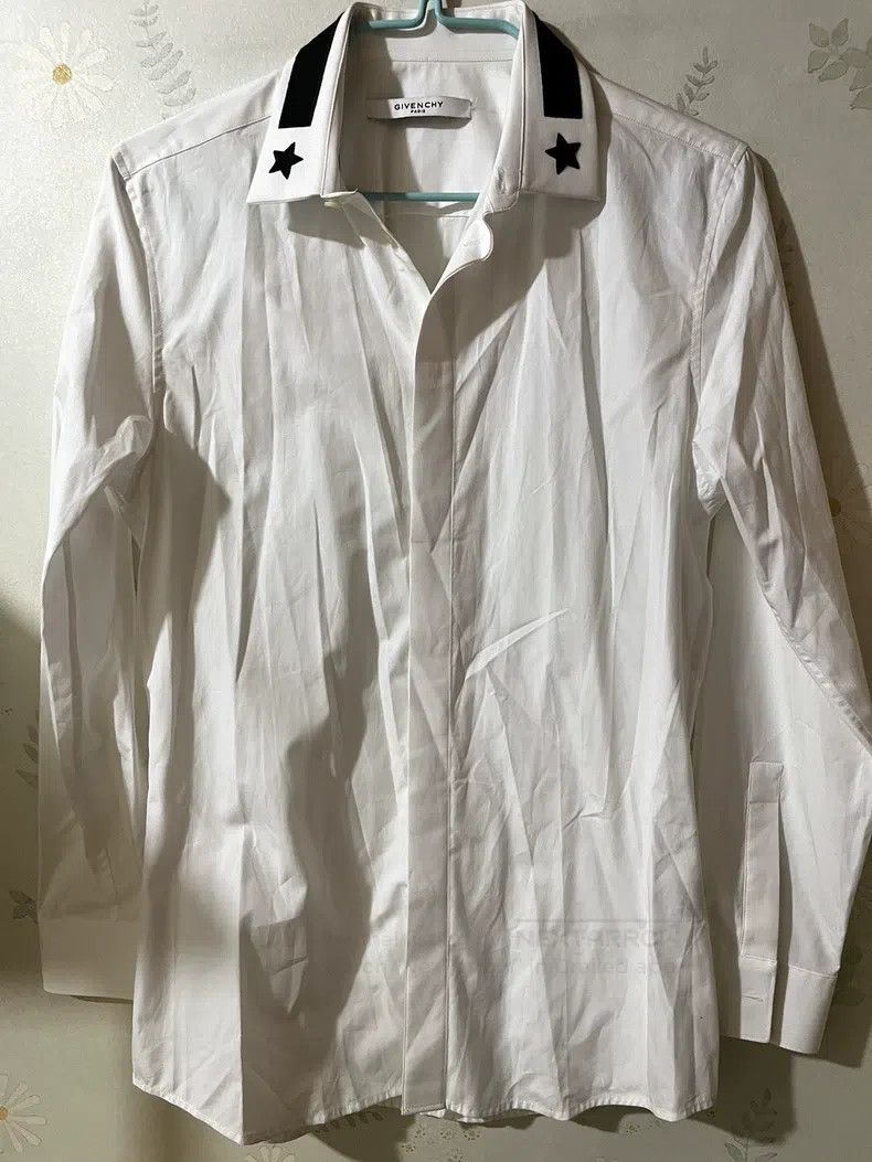 Givenchy Givenchy size F White Star Pattern Shirt Size US S / EU 44-46 / 1 - 3 Thumbnail