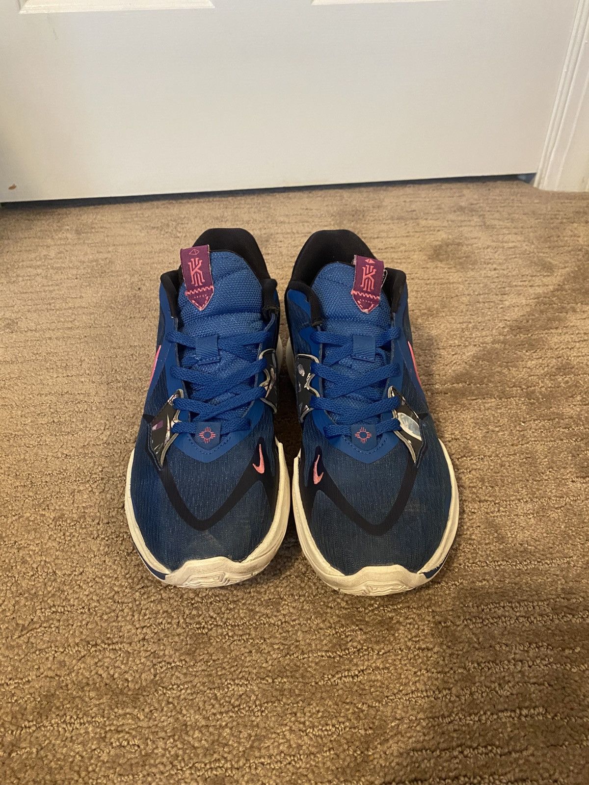 Nike Kyrie 5 Low Size US 9.5 / EU 42-43 - 4 Thumbnail