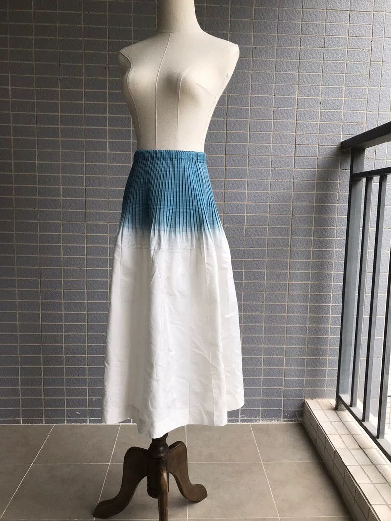 Issey Miyake Issey Miyake Gradient jacquard skirt Size 25" / US 0 / IT 36 - 1 Thumbnail