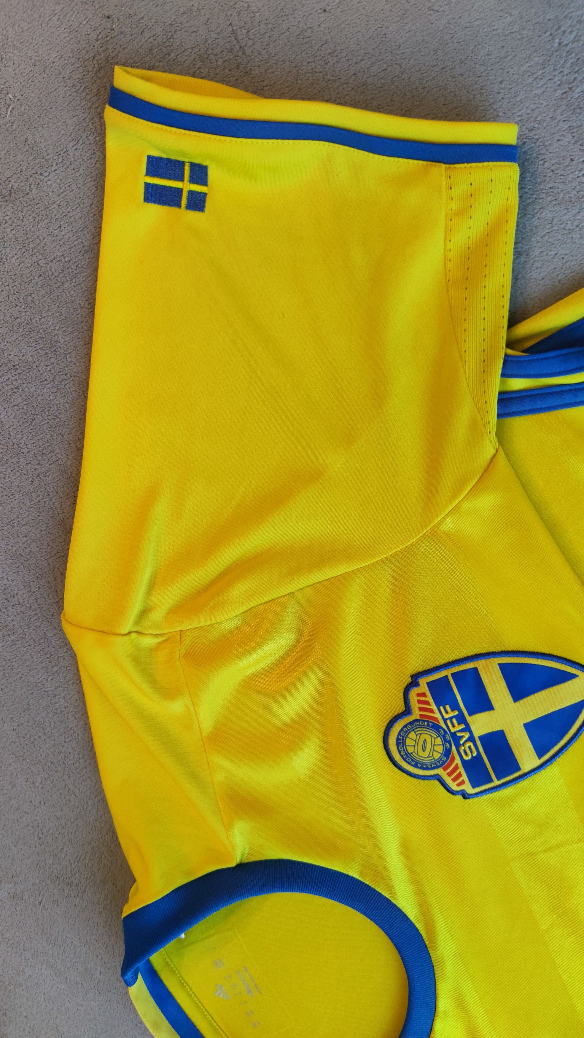 Adidas × Vintage Sweden national football team soccer jersey Size US M / EU 48-50 / 2 - 8 Thumbnail